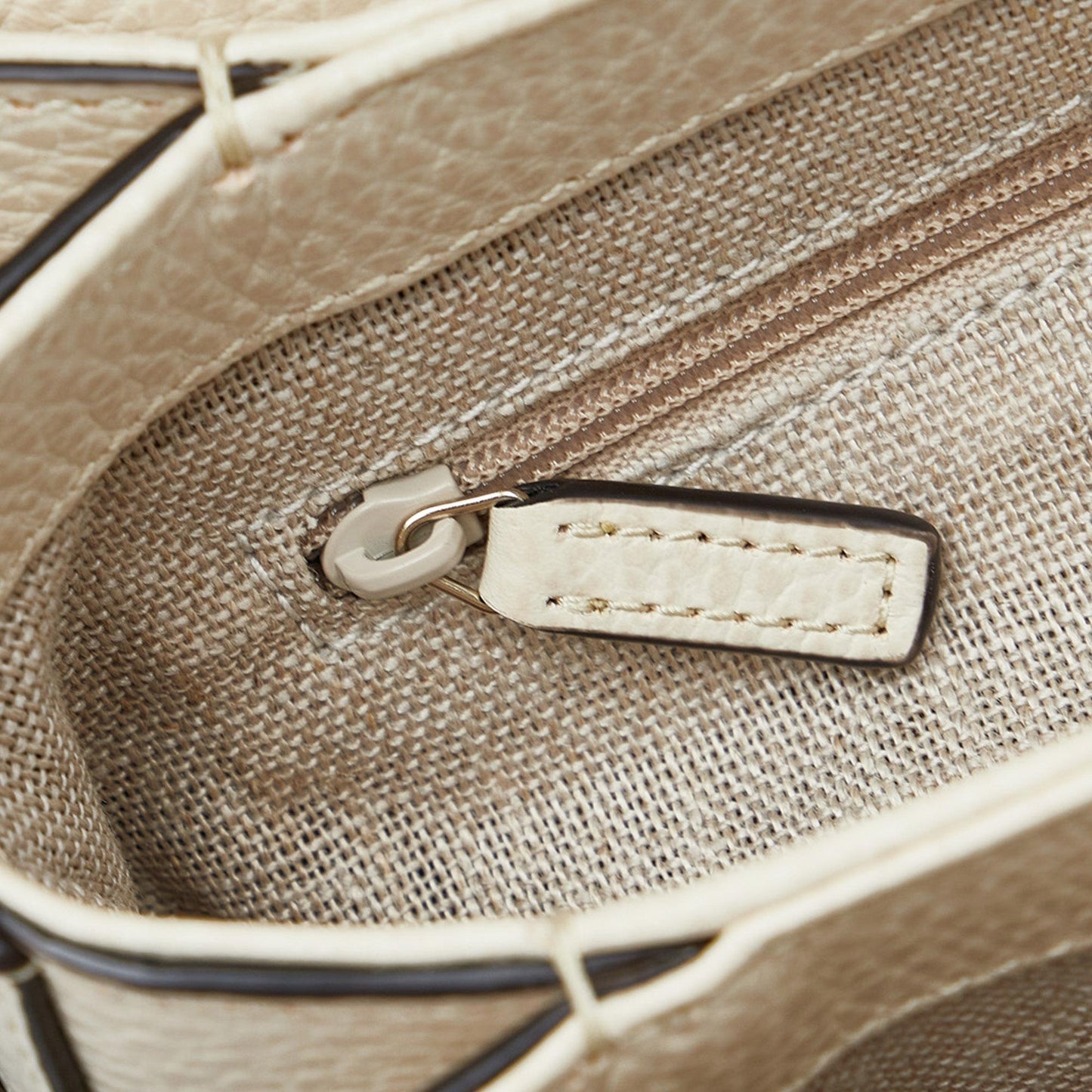 Gucci Small Dollar Interlocking G (SHG-LmN5zb)