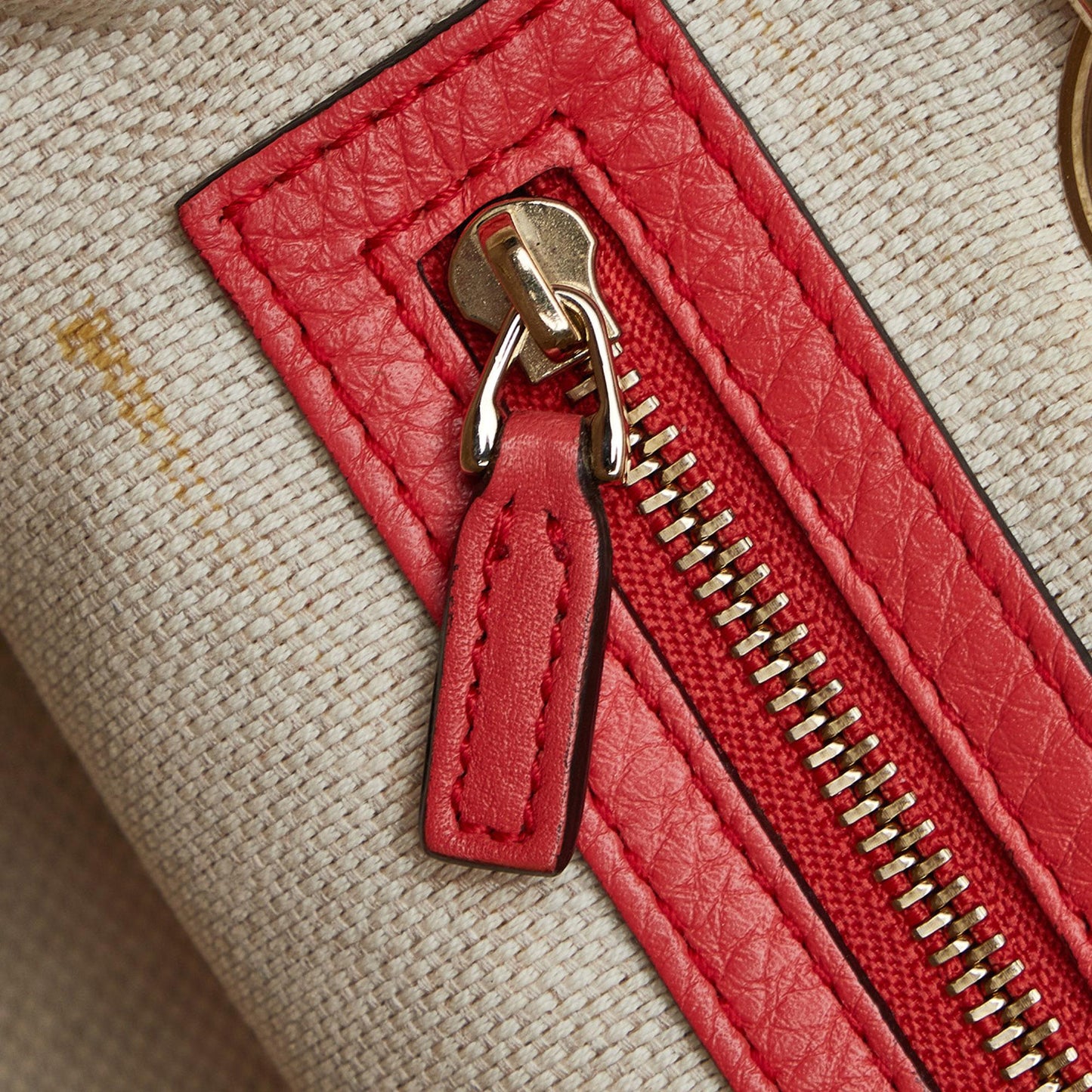 Gucci Soho Chain Shoulder Bag (SHG-UDnyn3)
