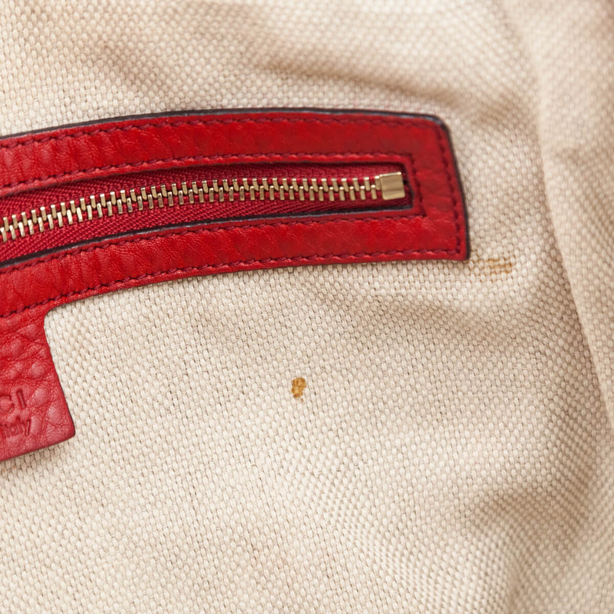 Gucci Red Grained Calfskin Medium Soho Tote