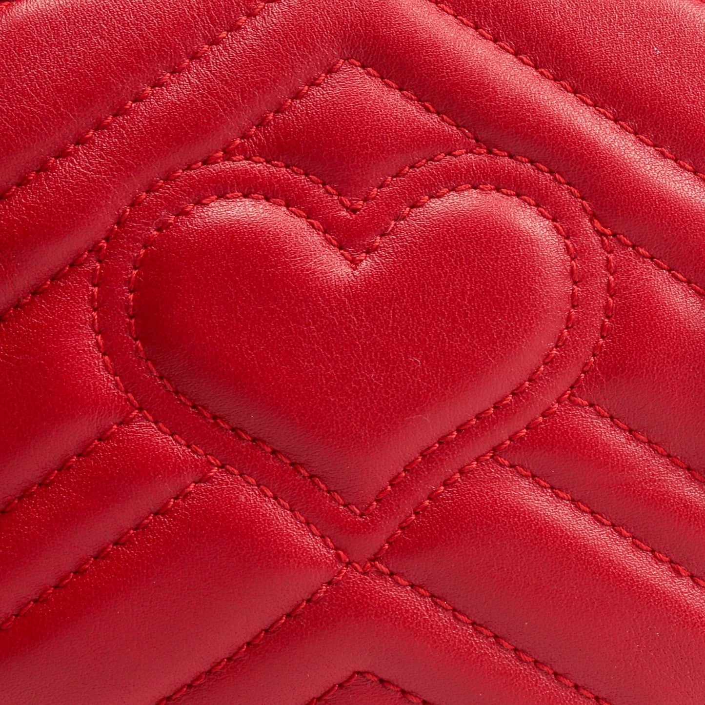 GUCCI GG Marmont Belt Bag - Red