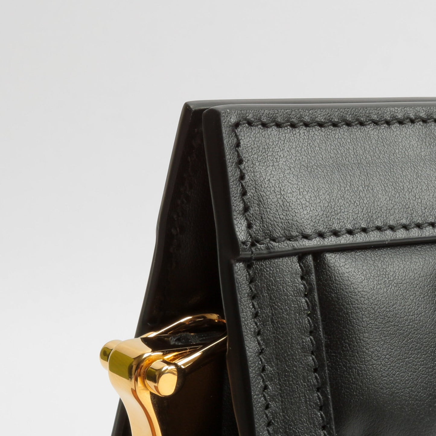 GUCCI GG Matelassé Small Clutch On Chain-Black