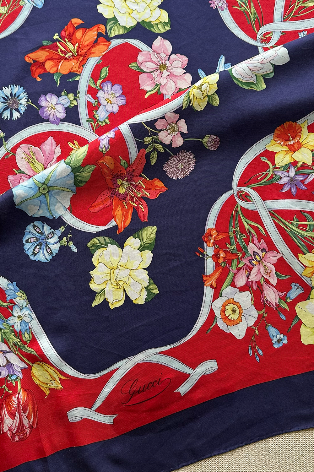 GUCCI Floral Scarf Silk Red Purple
