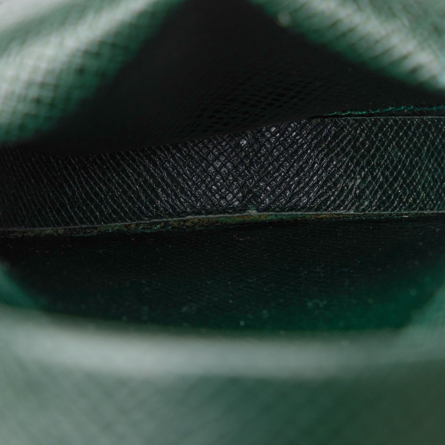 Green Louis Vuitton Taiga Porte Monnaie Cuvett Coin Pouch