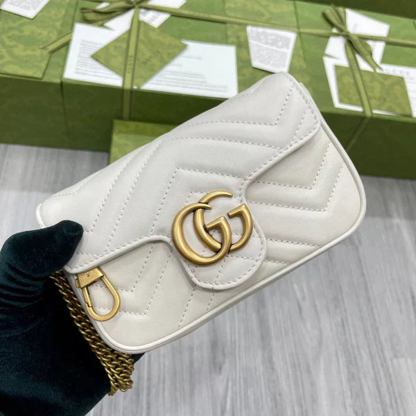 GUCCI Mini Marmont Bag (white)
