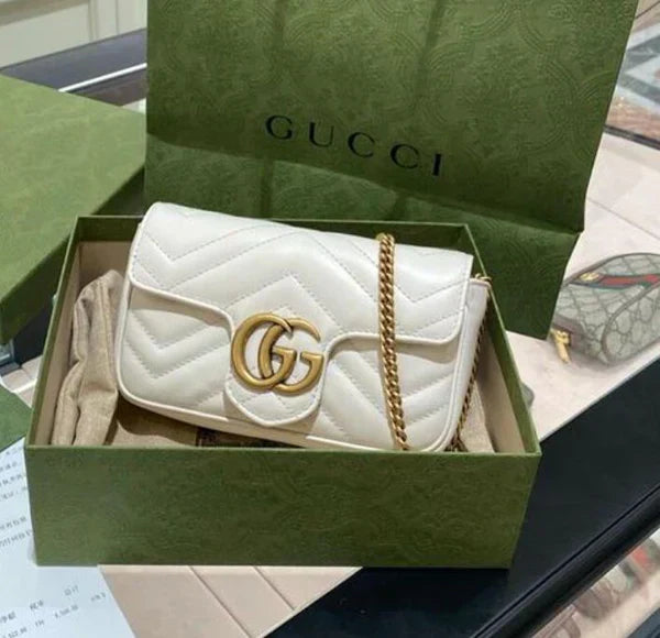 GUCCI Mini Marmont Bag (white)