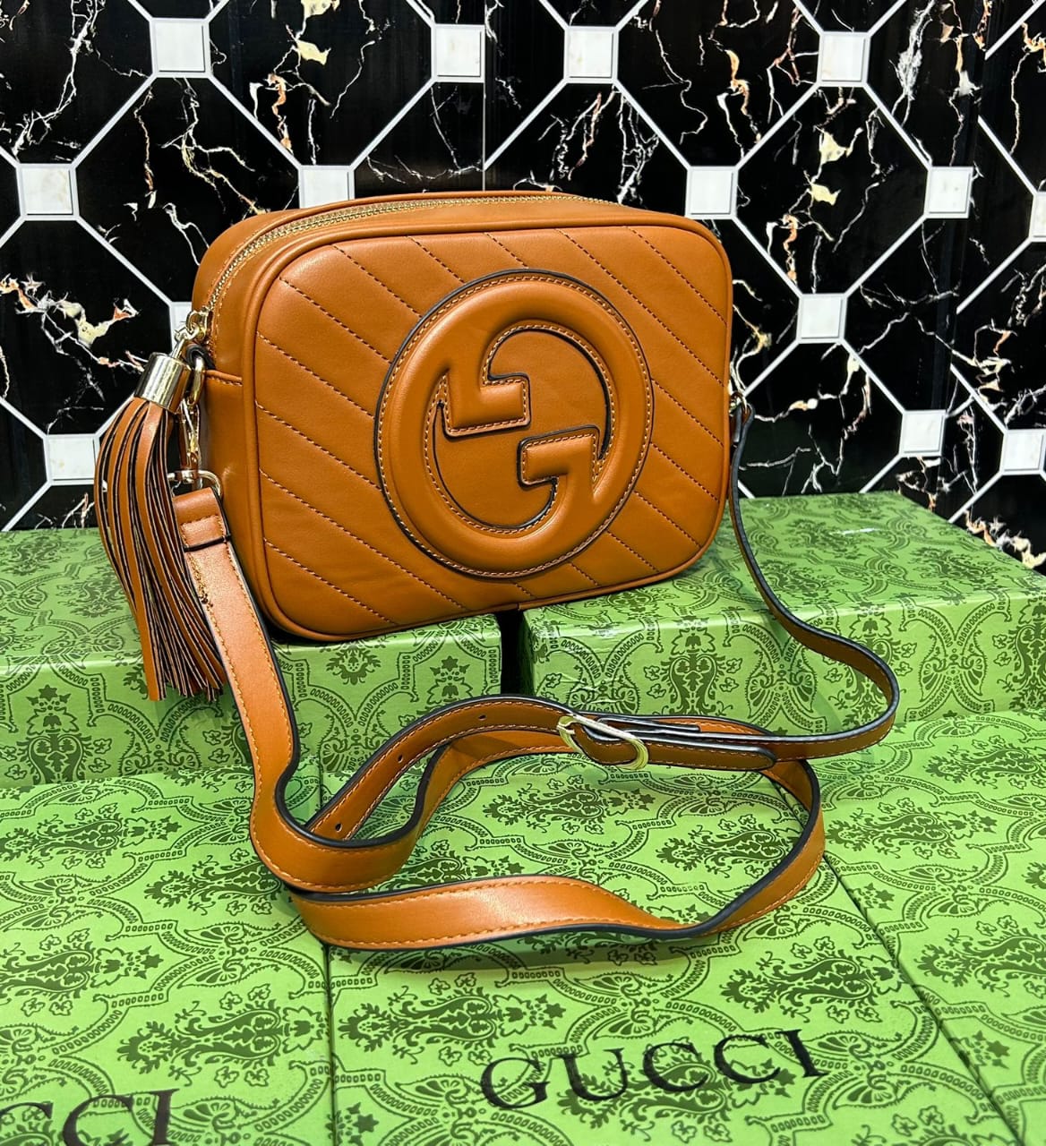 GUCCI Blondie Crossbody Bag (mustard)