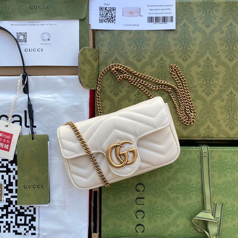 GUCCI Mini Marmont Bag (white)