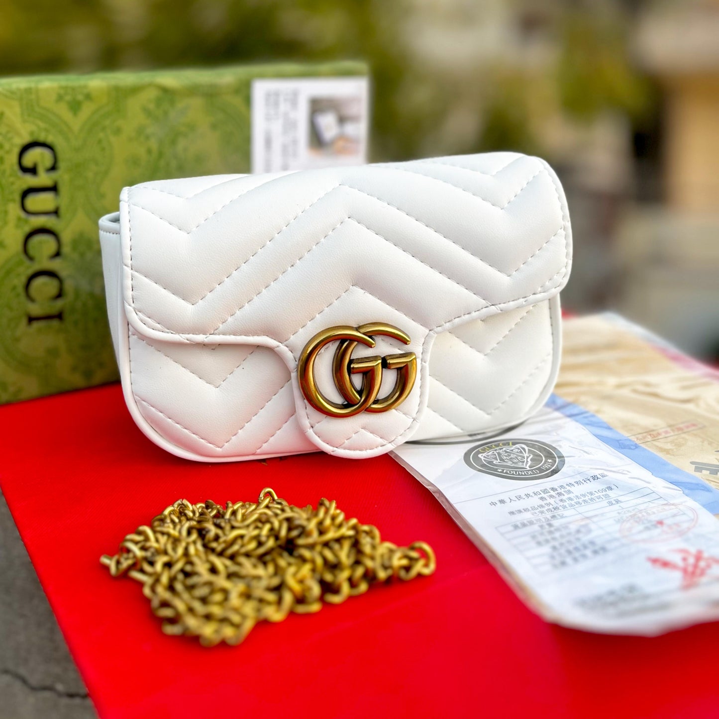 GUCCI Mini Marmont Bag (white)