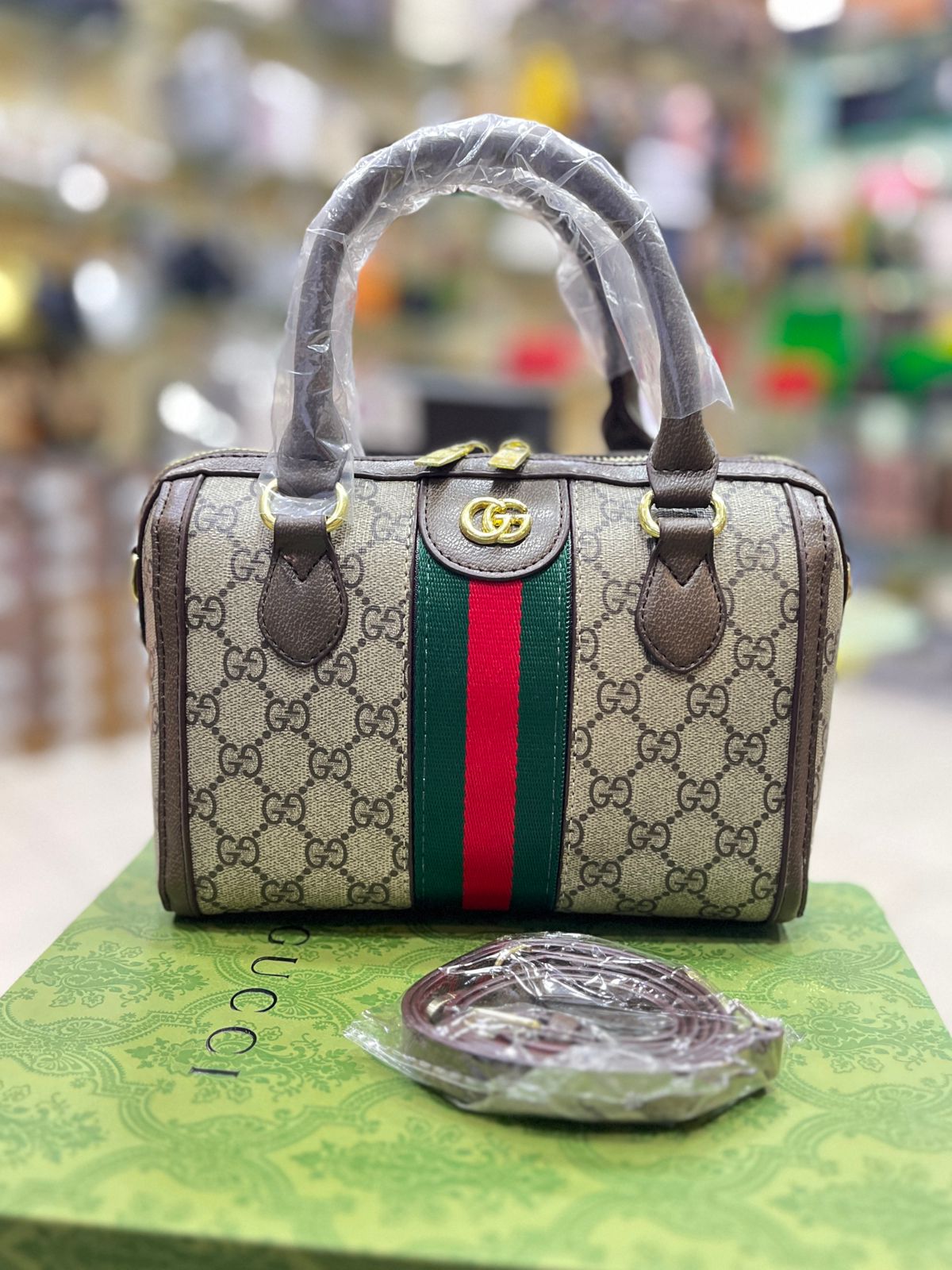 GUCCI Ophidia Super Medium Bag (Brown)