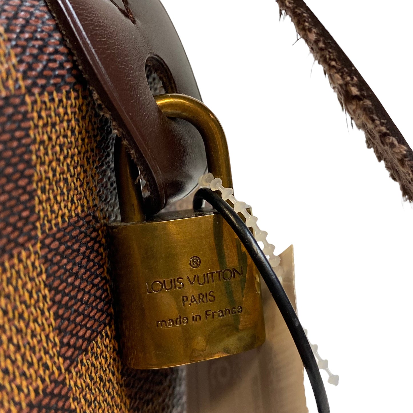 Handbag Luxury Designer By Louis Vuitton  Size: Medium