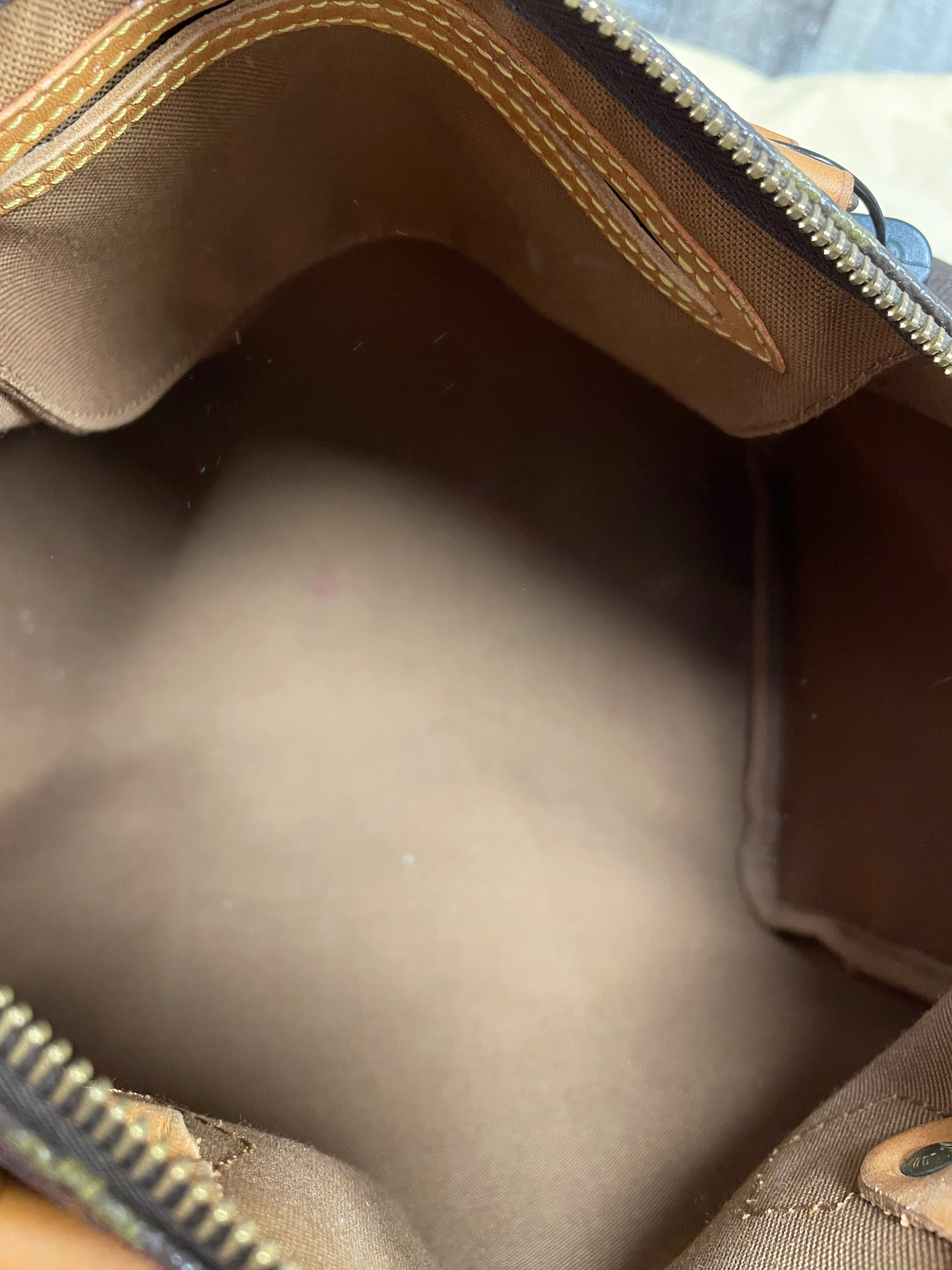HandBag Luxury Designer Louis Vuitton, Size Large