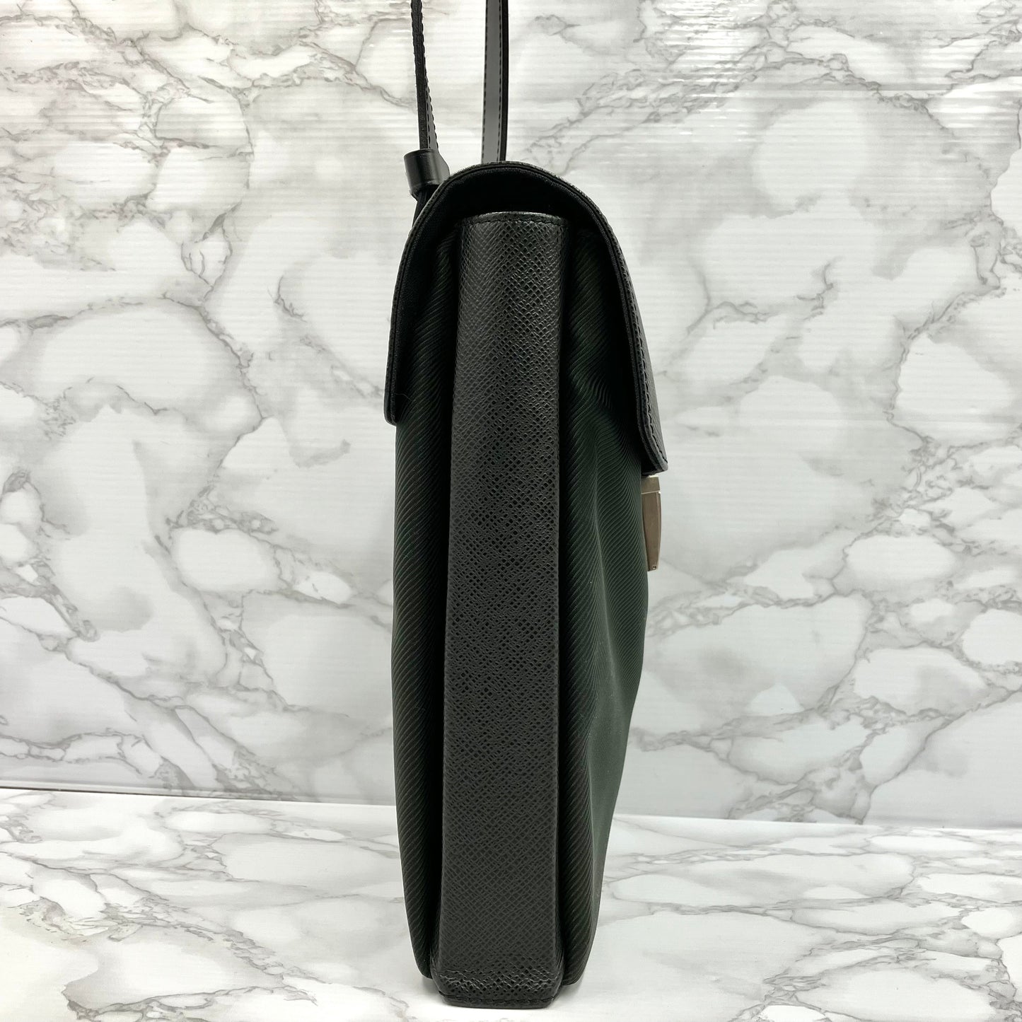 Louis Vuitton  Taiga Shoulder Bag