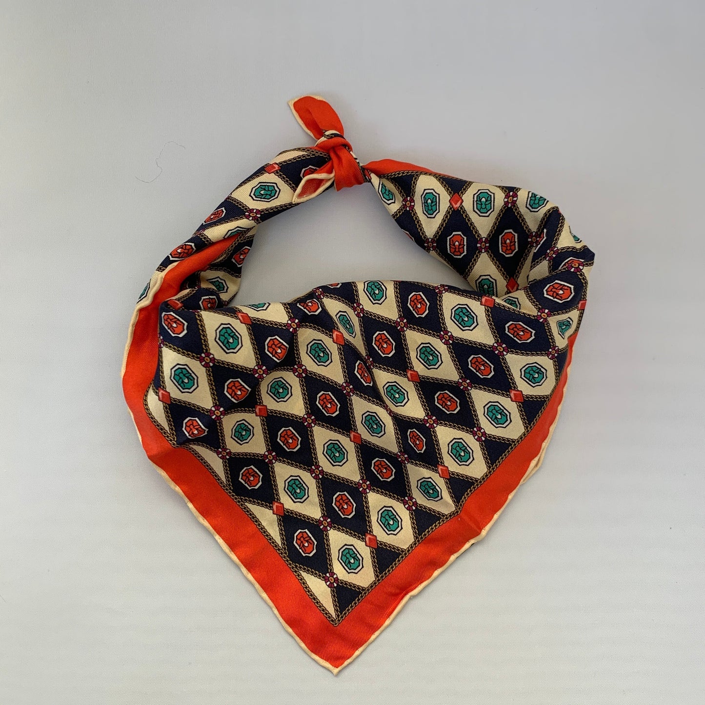 Gucci Geometric Jewel Print Pocket Square in Ivory
