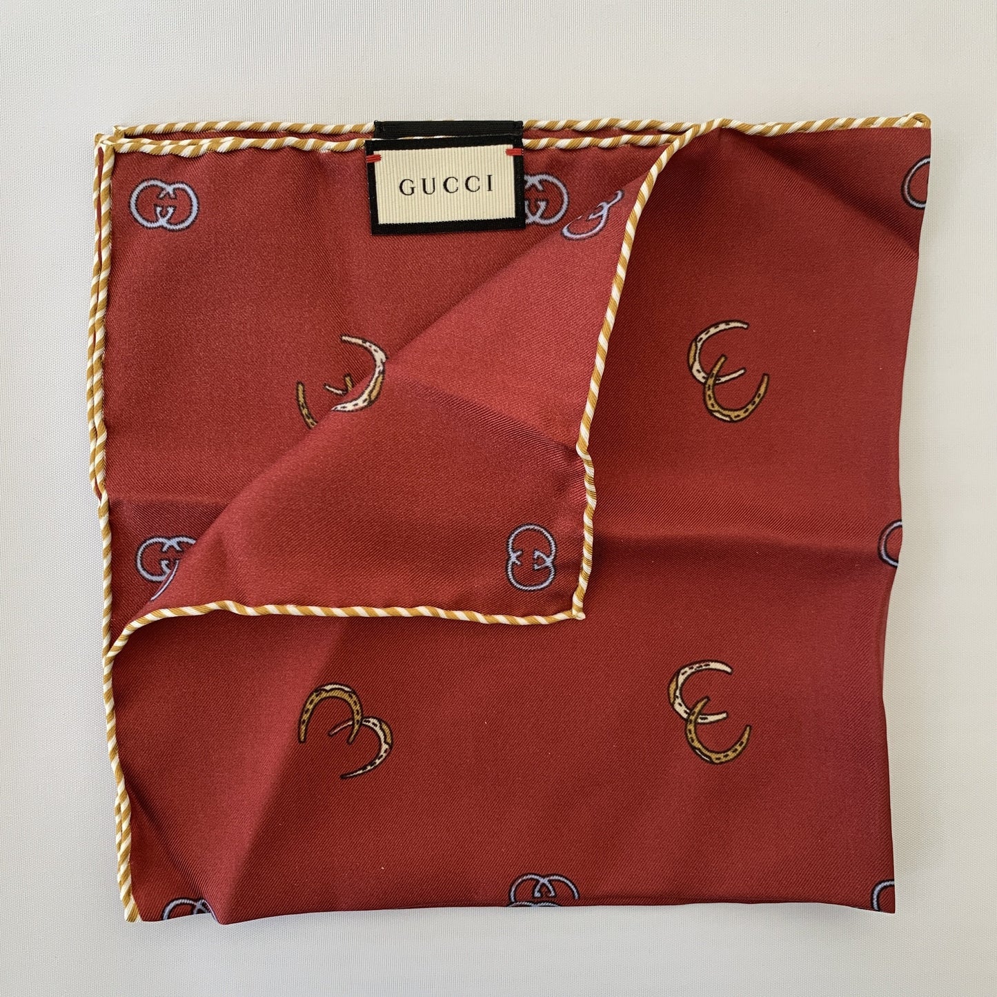 Gucci GG Horseshoe Print Pocket Square in Red