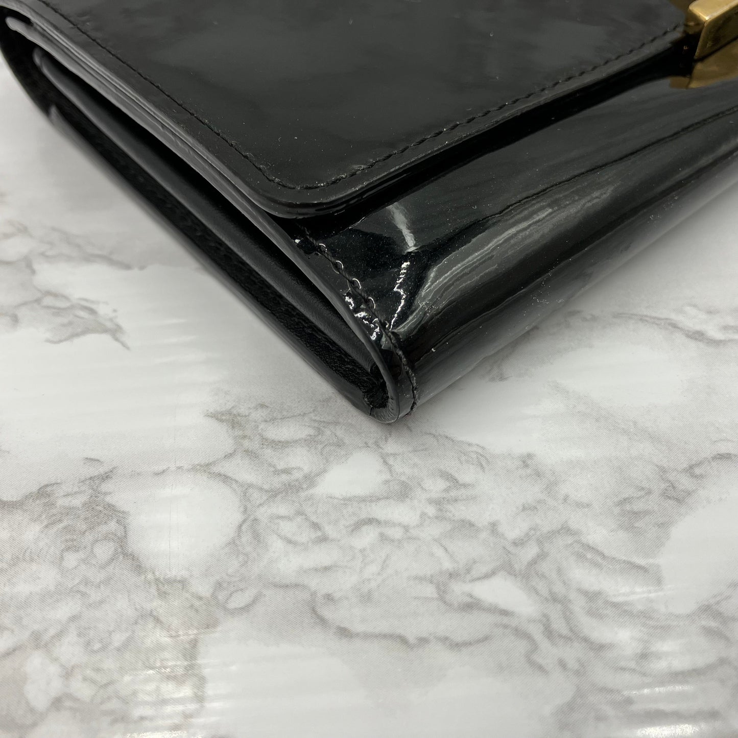 Louis Vuitton  Vernis Louise Long wallet
