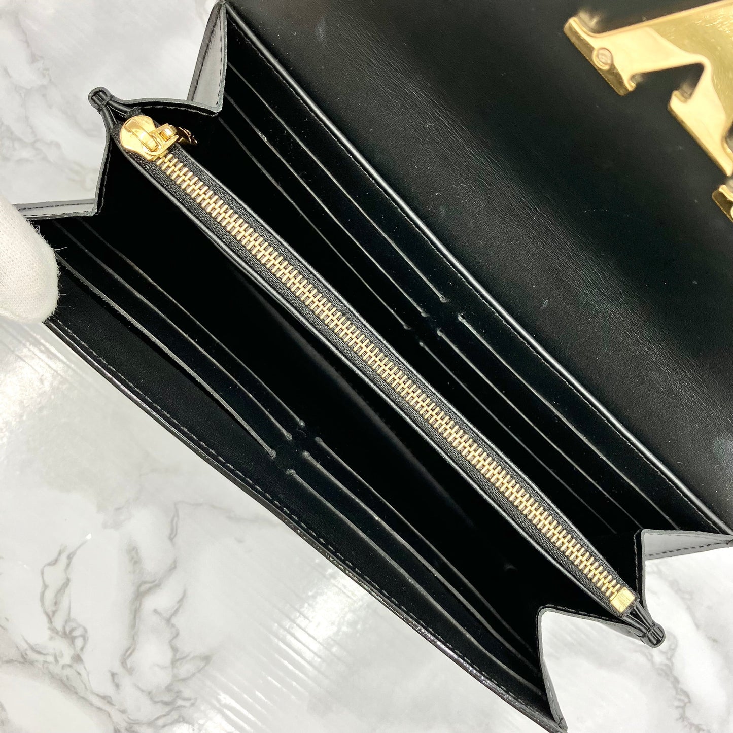 Louis Vuitton  Vernis Louise Long wallet