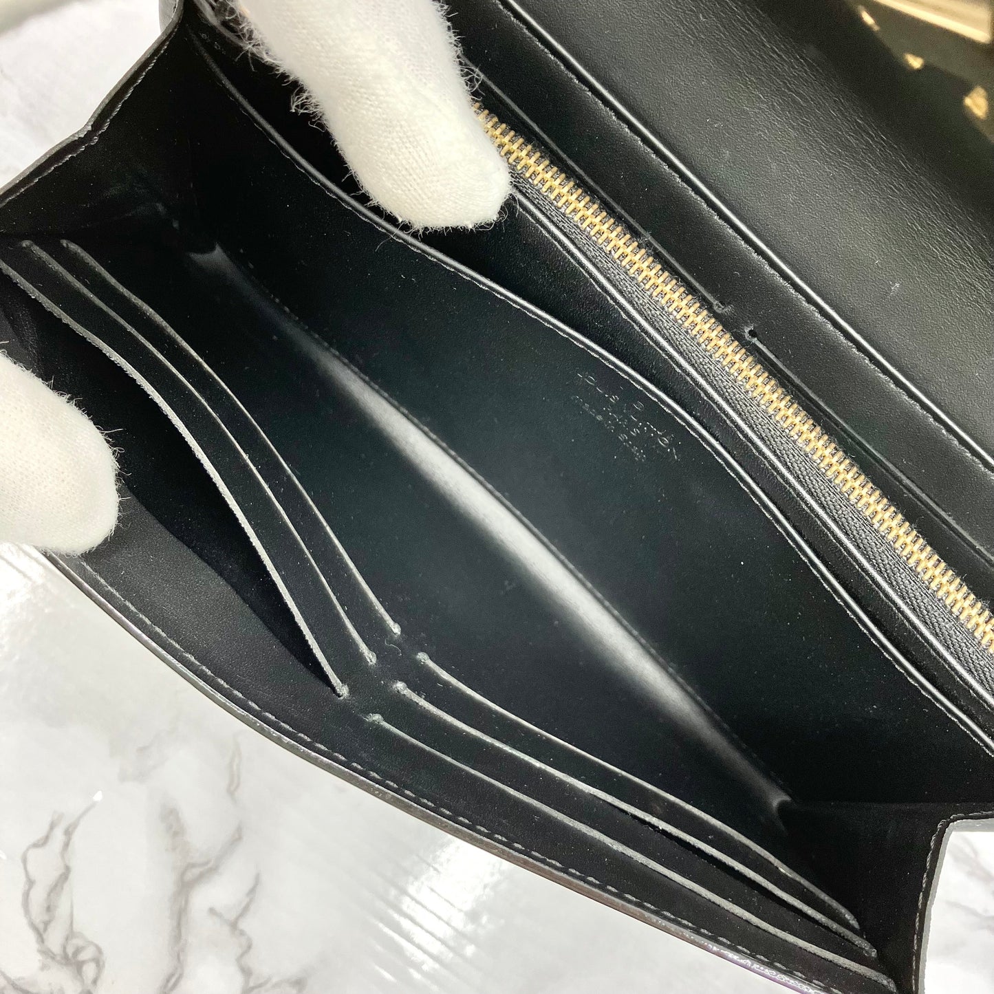 Louis Vuitton  Vernis Louise Long wallet
