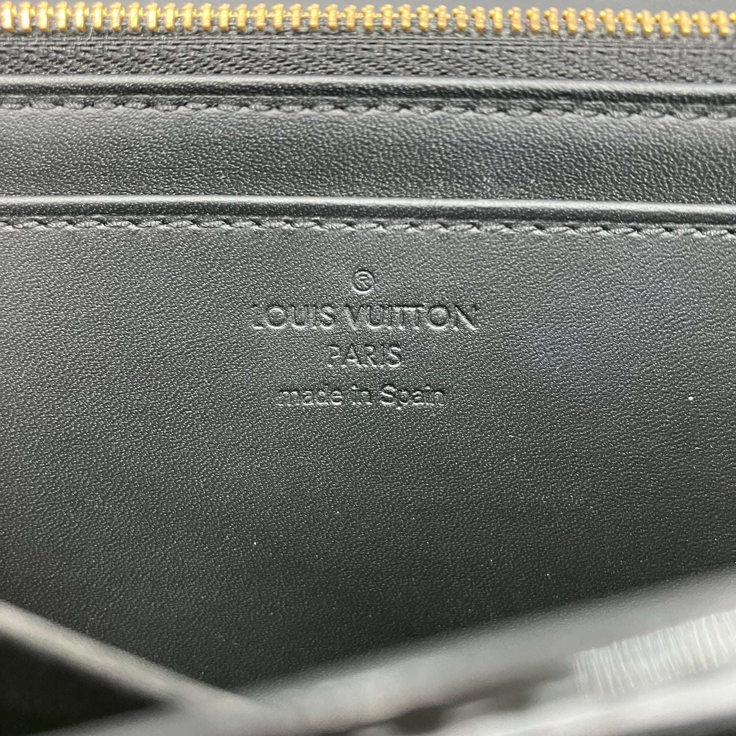 Louis Vuitton  Vernis Louise Long wallet
