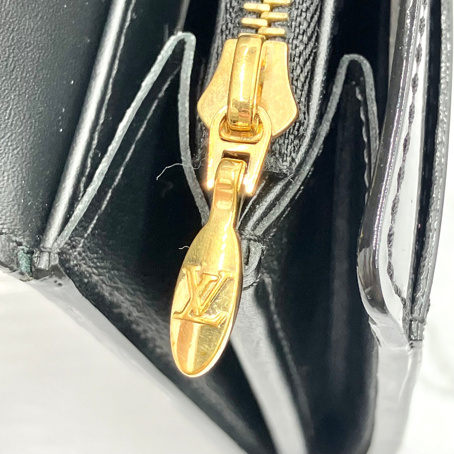 Louis Vuitton  Vernis Louise Long wallet