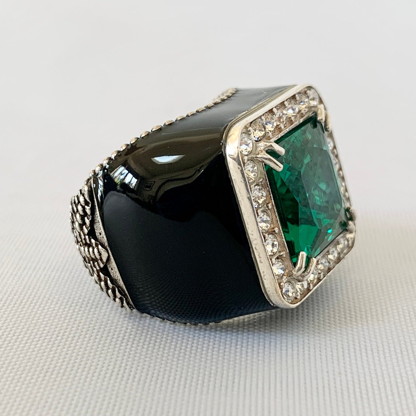 Gucci GG Crystal-embellished Signet Ring in Green