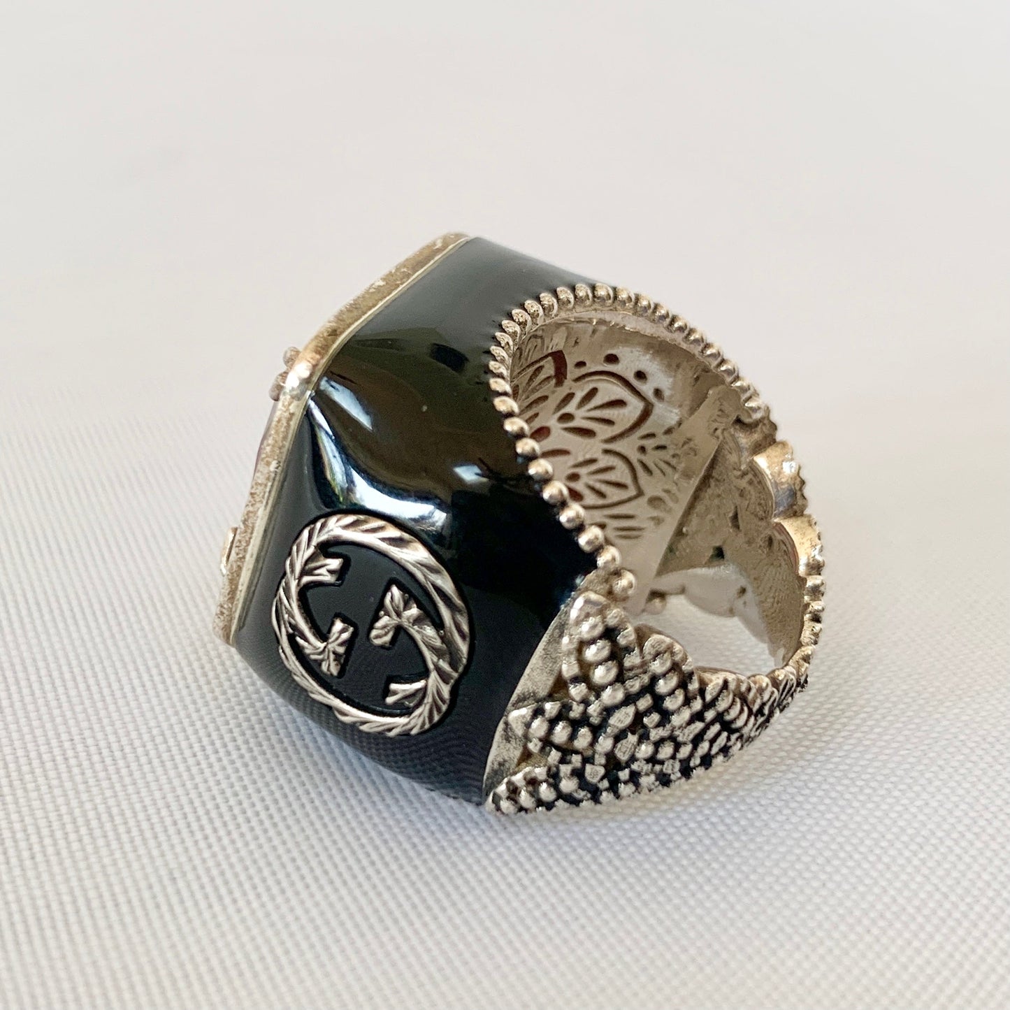 Gucci GG Crystal-embellished Signet Ring in Red