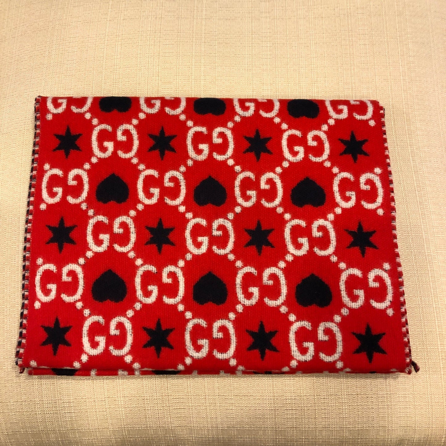 Gucci GG Hearts Scarf in Red