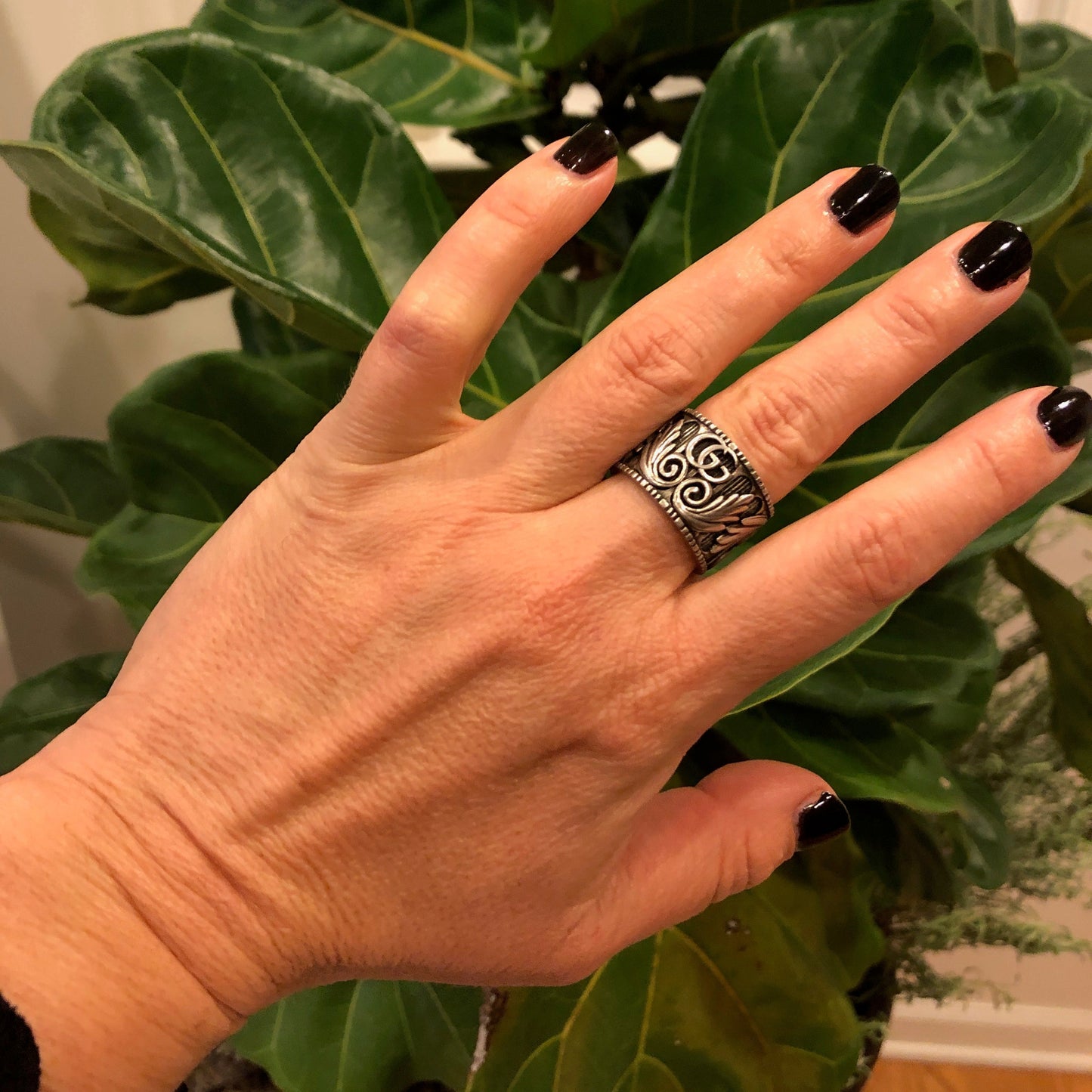 Gucci Double G Sterling Silver Leaf Motif Ring
