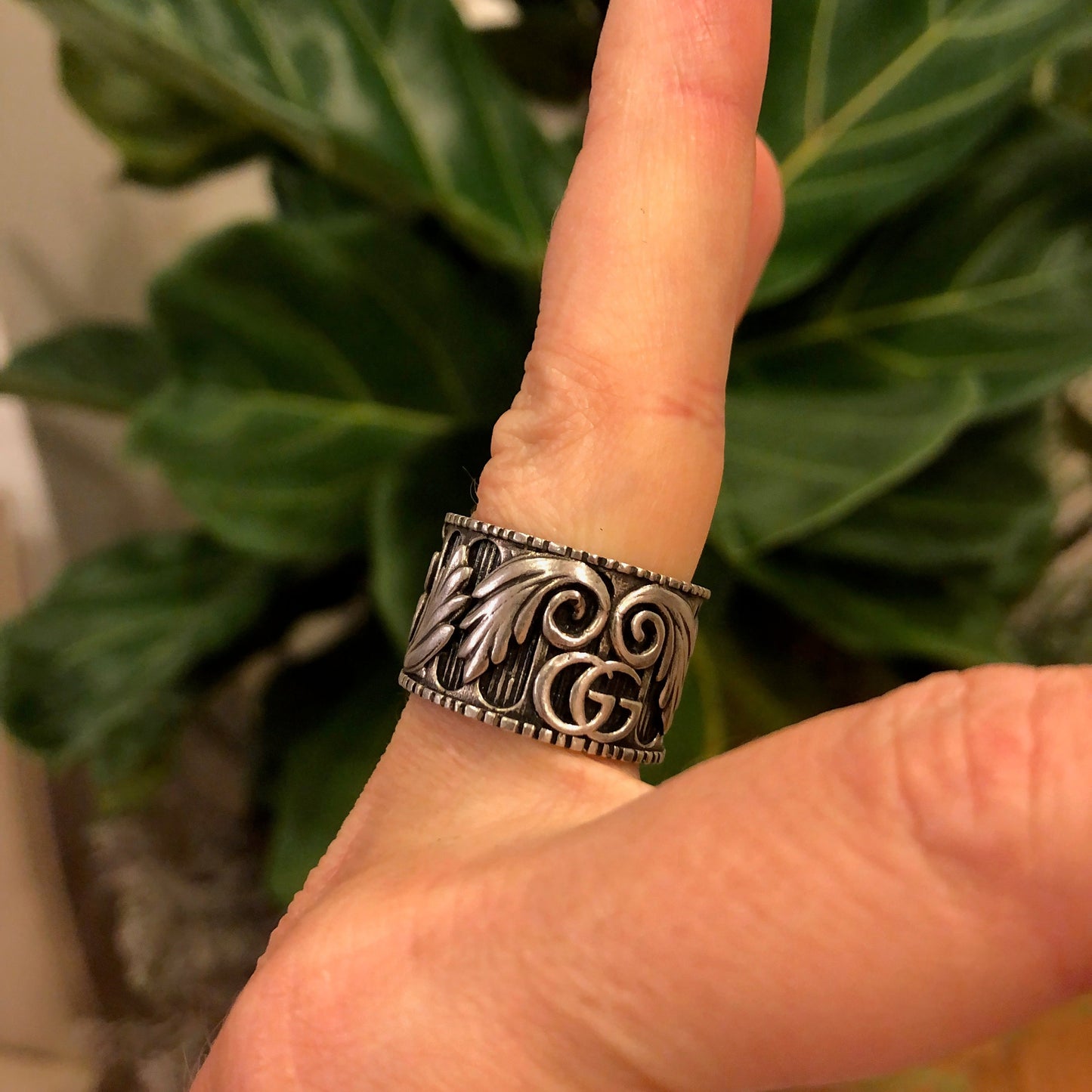 Gucci Double G Sterling Silver Leaf Motif Ring