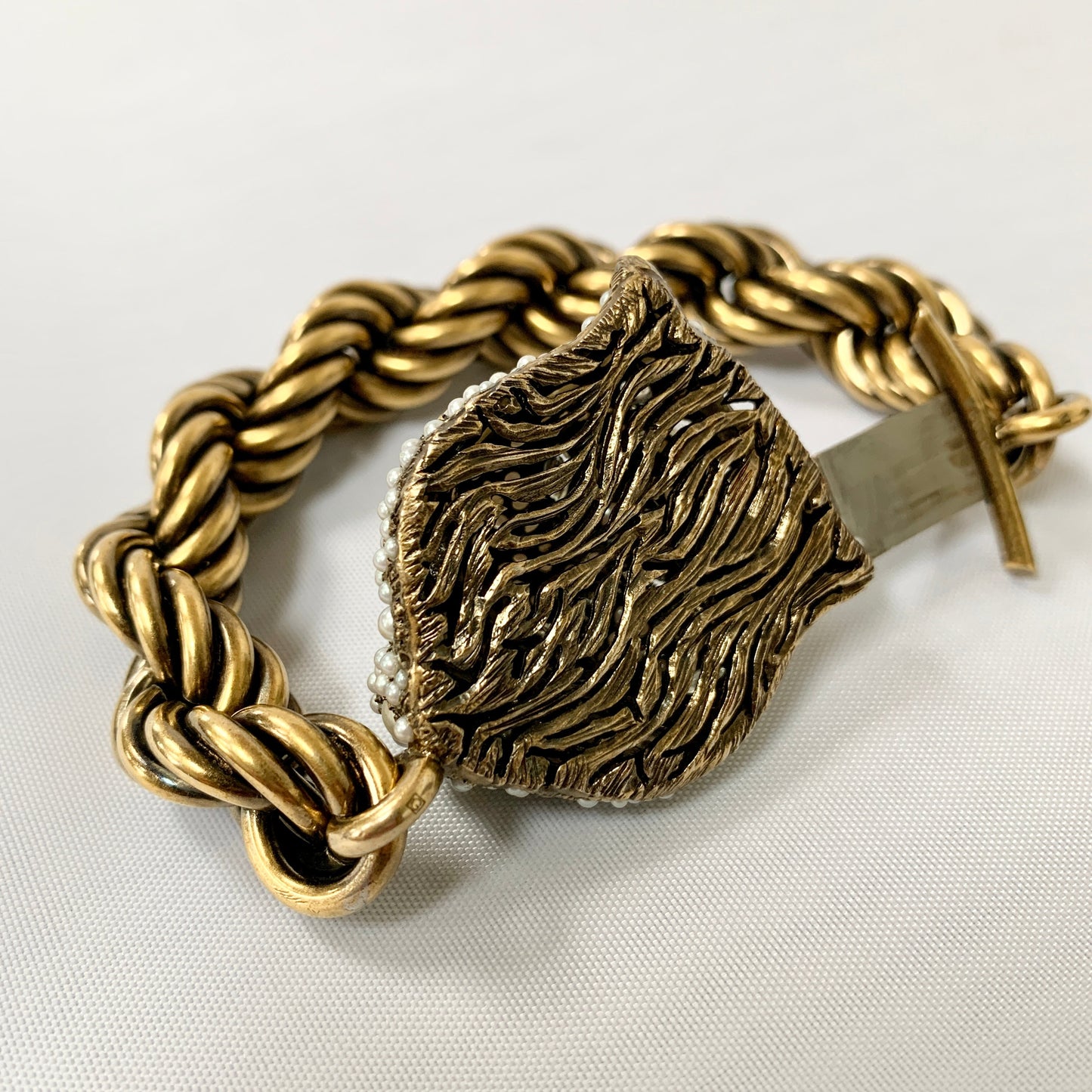 Gucci Chunky Feline Head Bracelet with Crystals in Gold