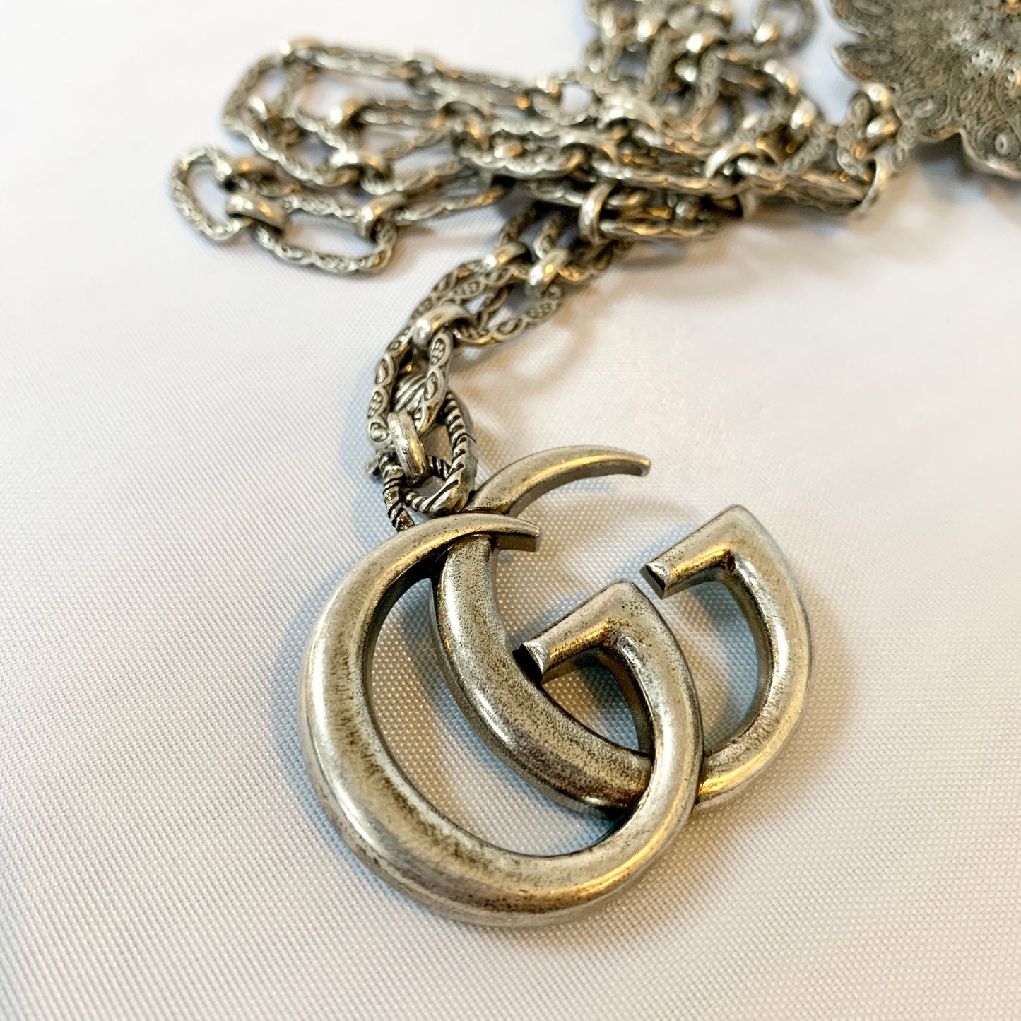 Gucci Marmont Double G Flower Necklace in Blue and Silver