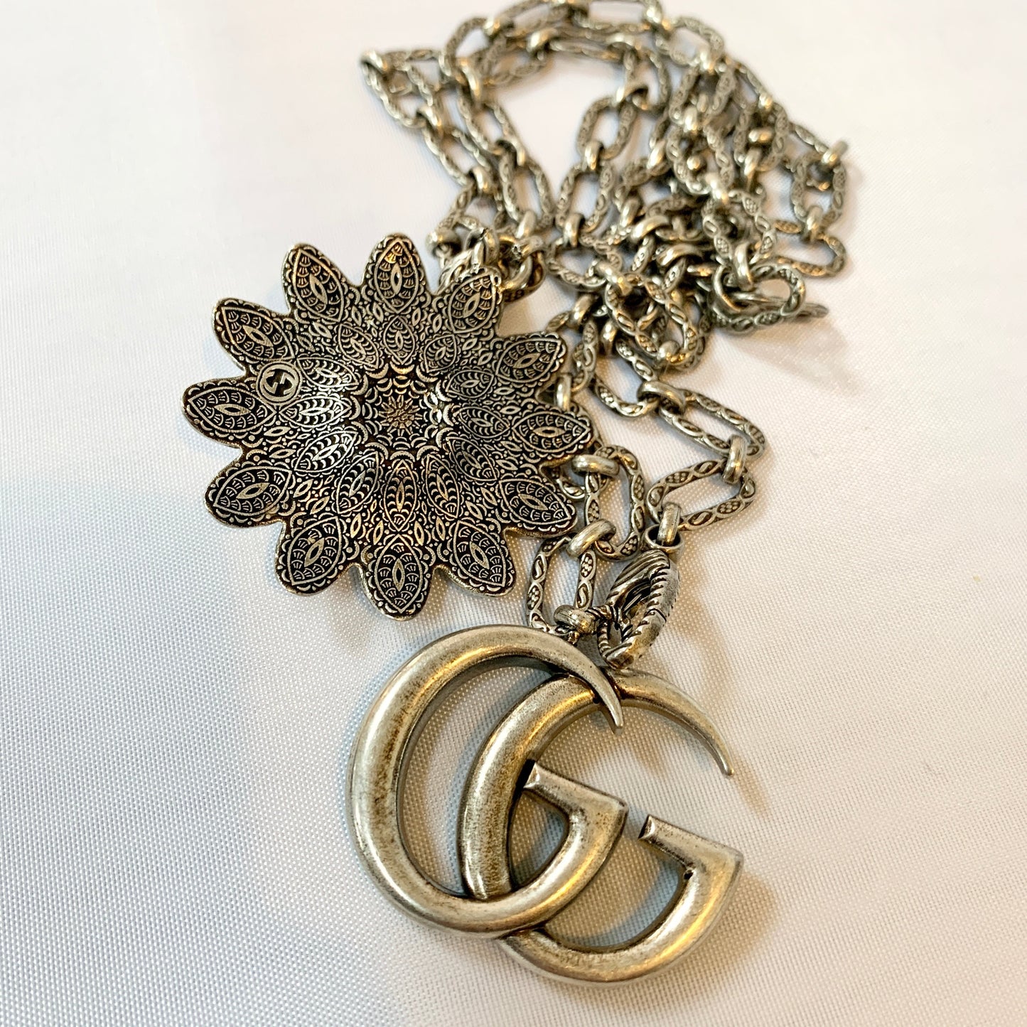 Gucci Marmont Double G Flower Necklace in Blue and Silver