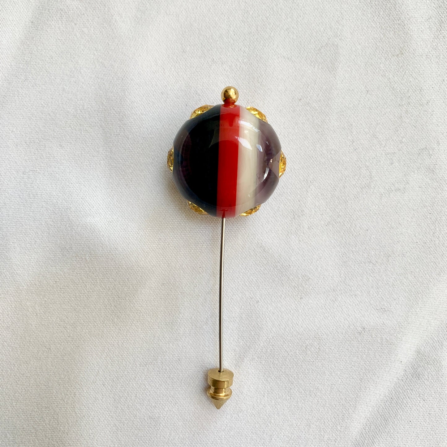 Gucci GG Sylvie Crystal Brooch in Blue