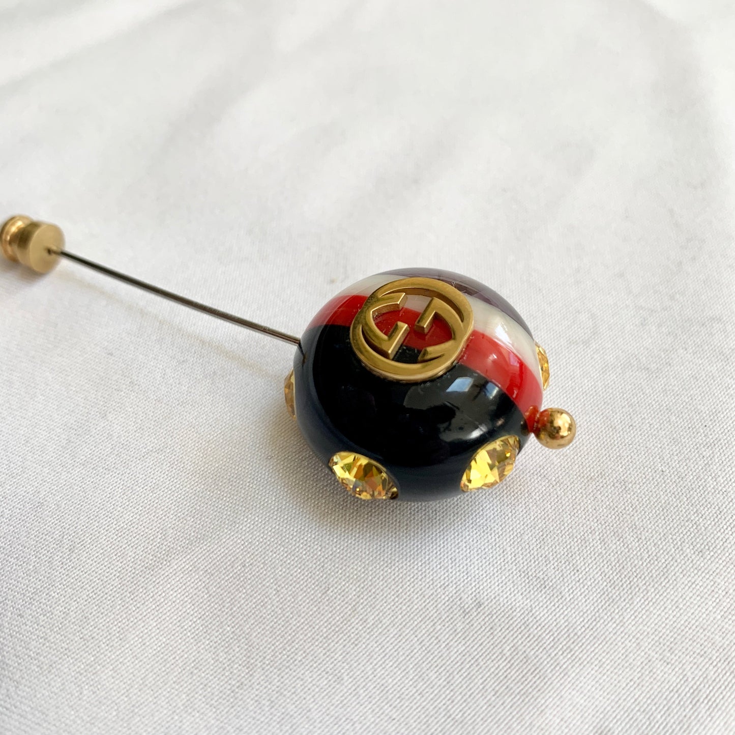 Gucci GG Sylvie Crystal Brooch in Blue