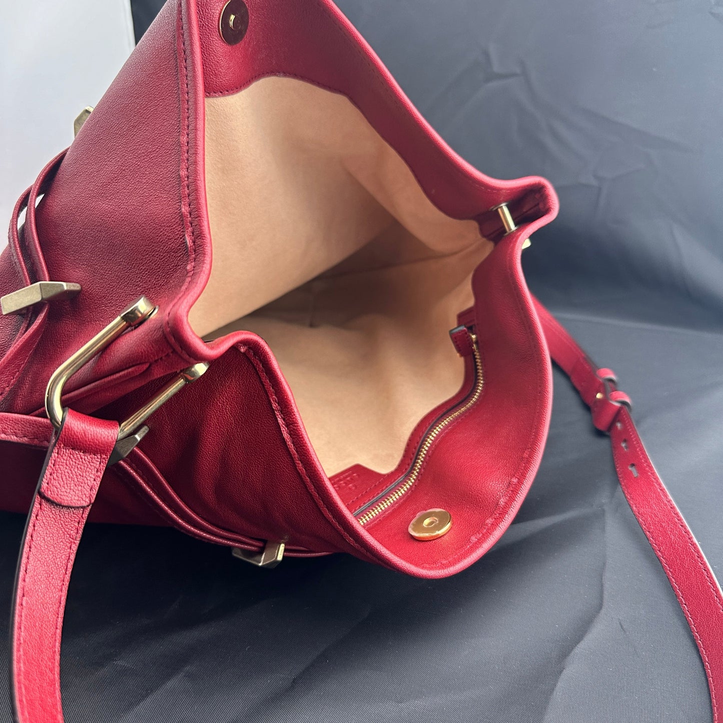 Gucci Interlocking GG 1955 Horsebit Collection Shoulder Bag in Red Leather