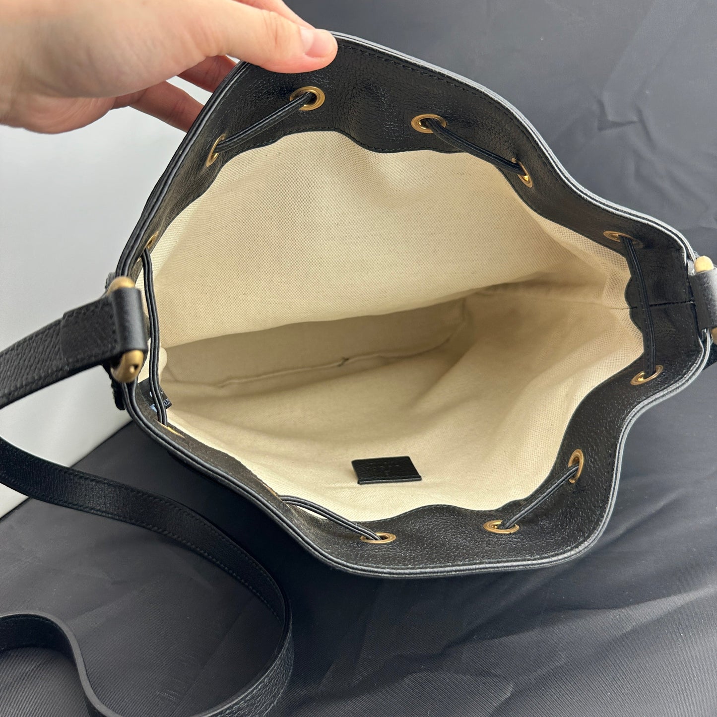 Gucci Ophidia GG Velvet Bucket Bag in Navy with Web