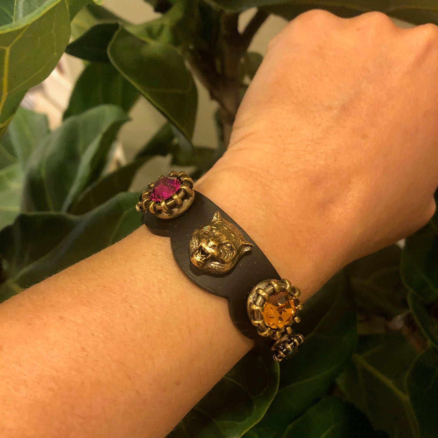 Gucci Crystal Feline Head Leather Bracelet in Black