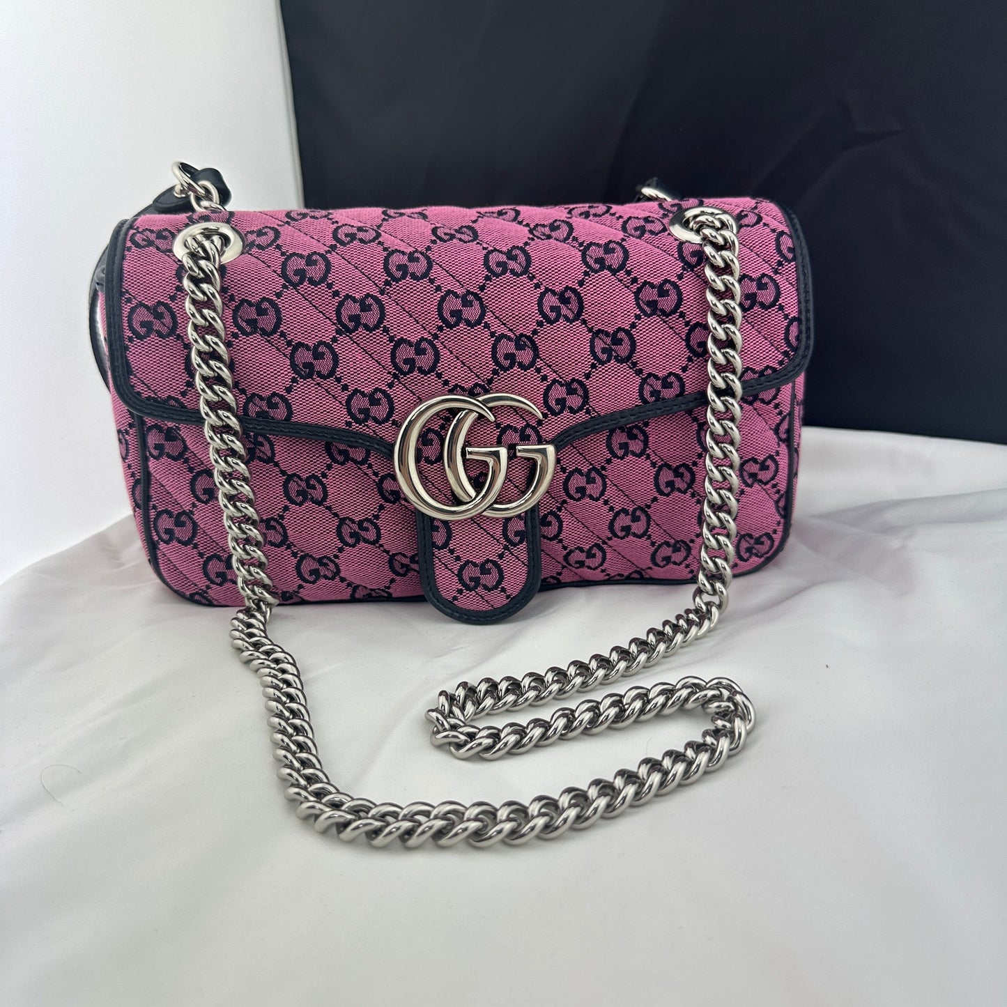 Gucci GG Marmont Shoulder Bag in Pink with Real ation Certificate