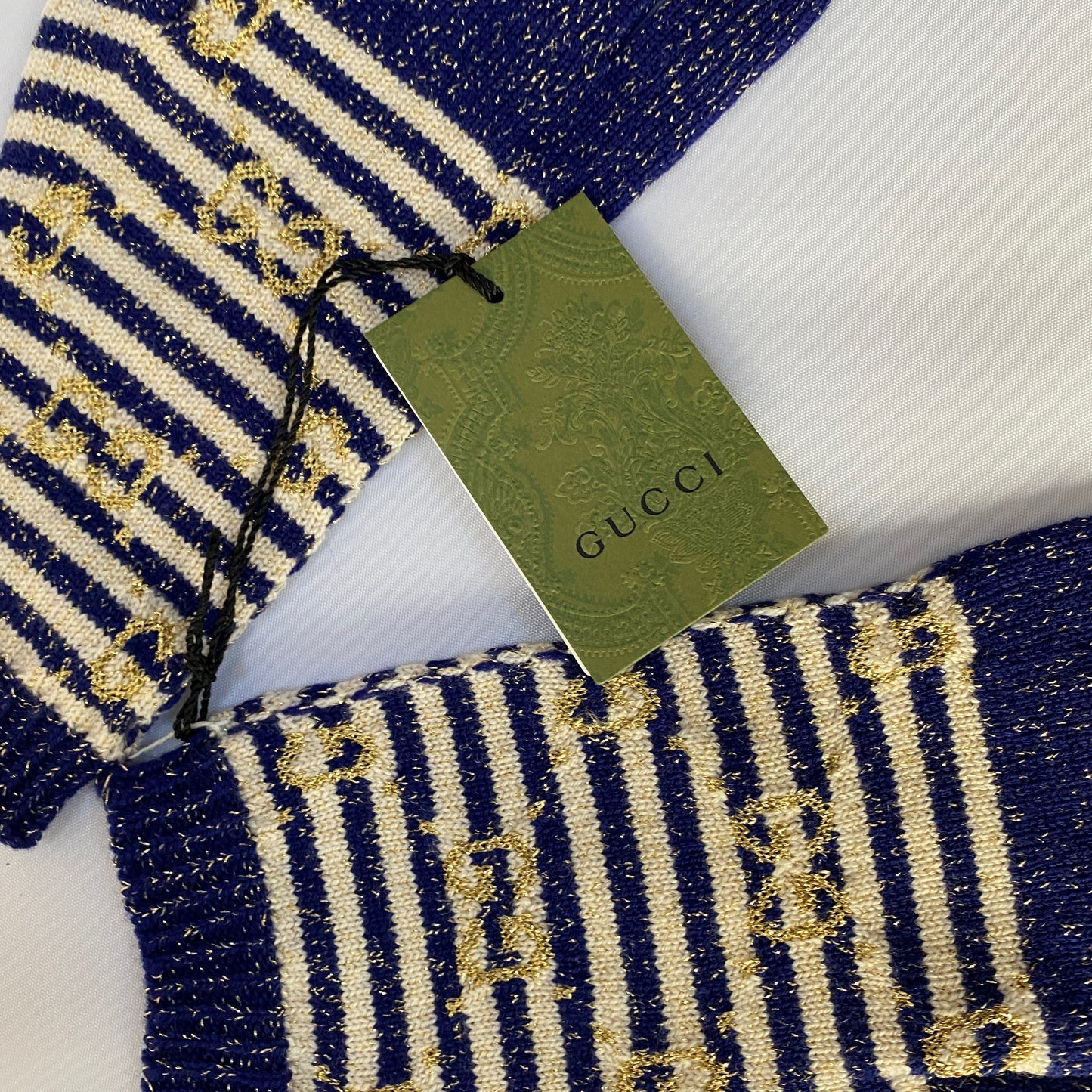 Gucci GG Gloves in Ivory and Gold Lamé