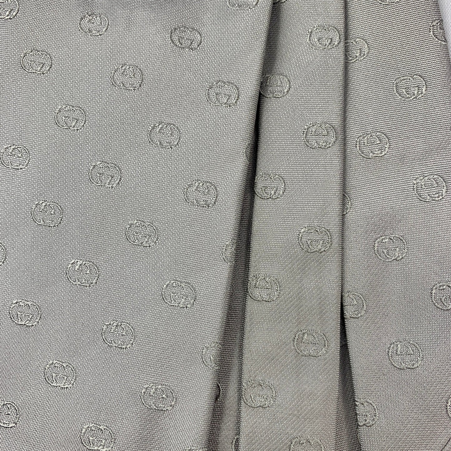 Gucci GG Print Jaylen Silk Tie in Zinc