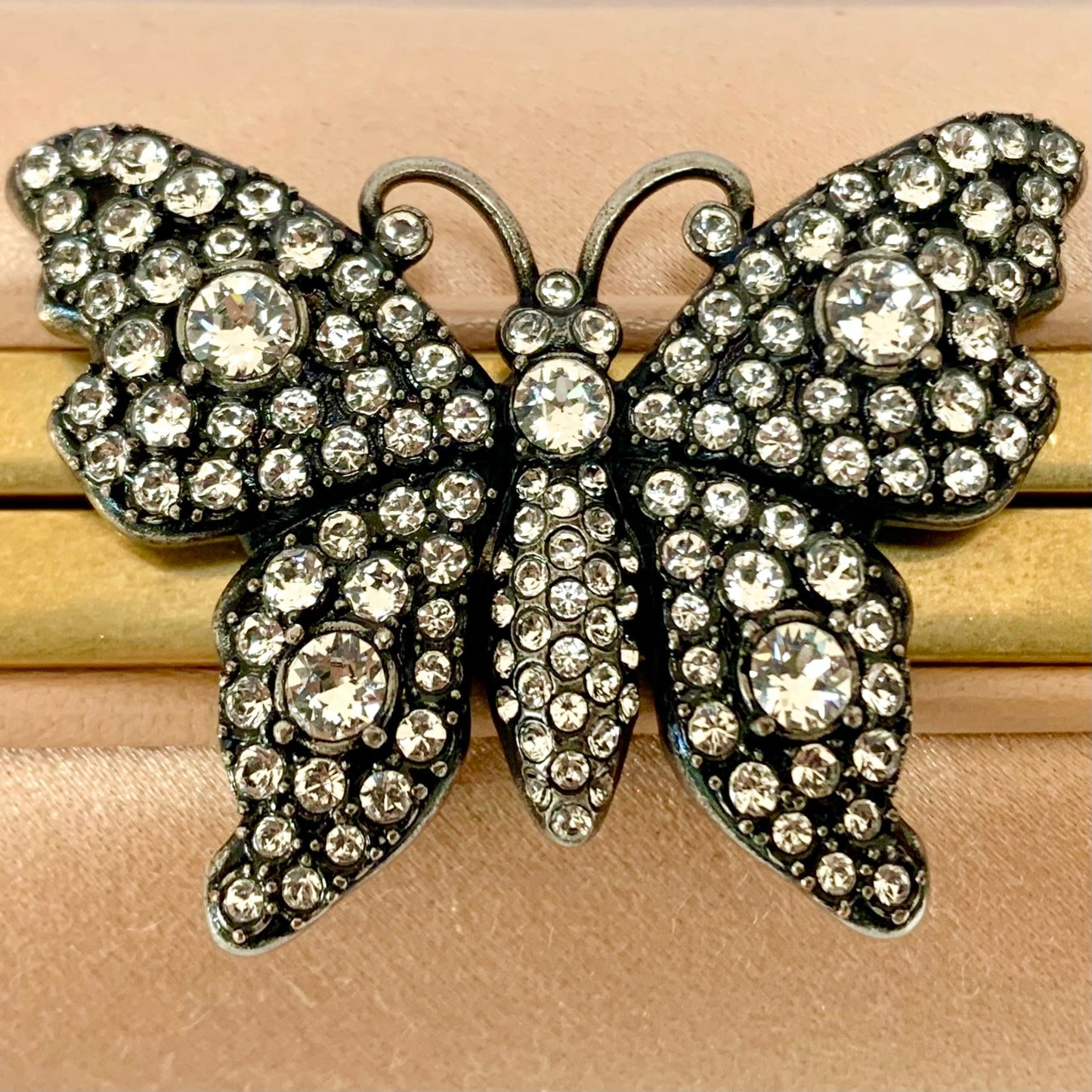 Gucci Broadway Butterfly Handbag Clutch in Apricot Pink