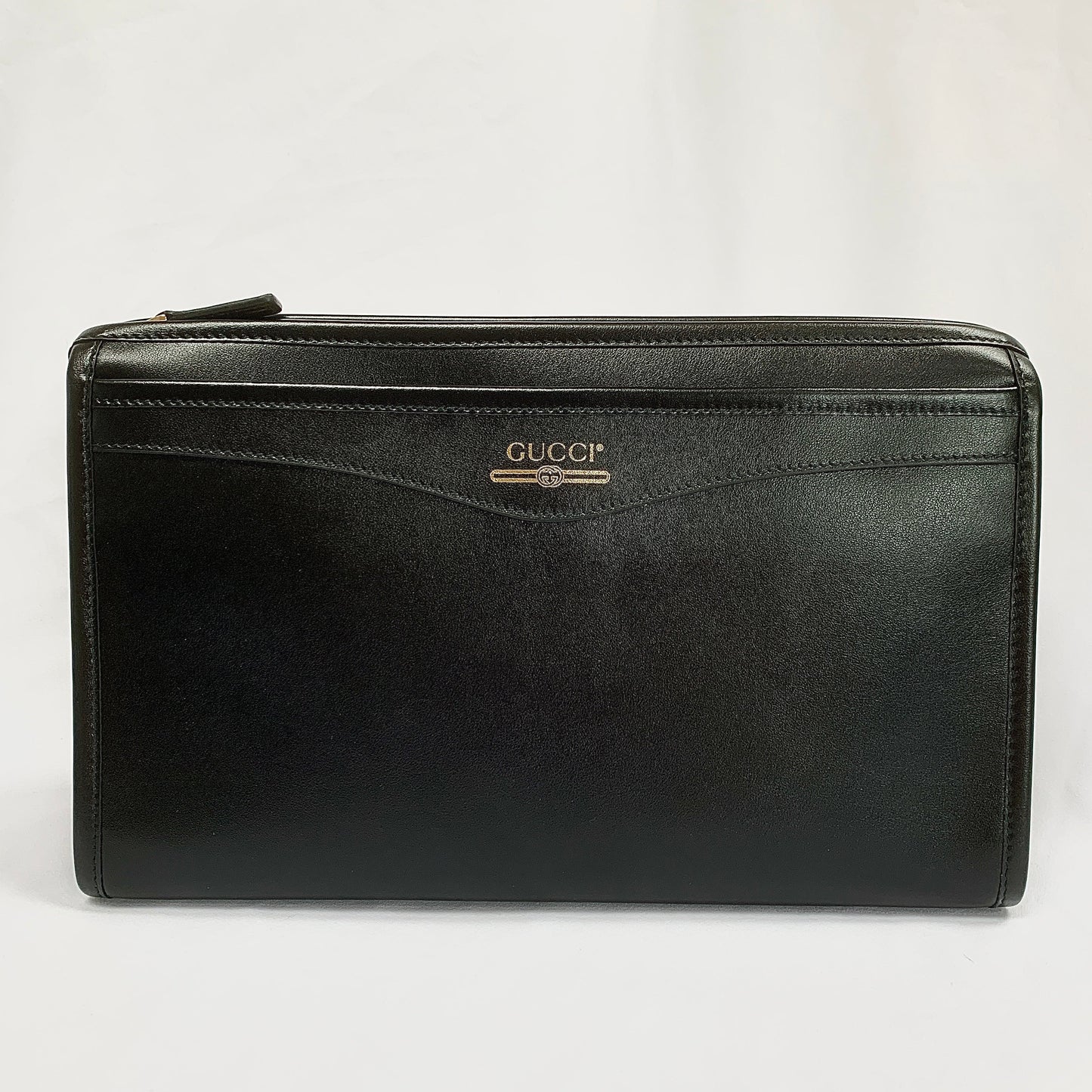 Gucci Metallic Print Logo Smooth Leather Clutch in Black