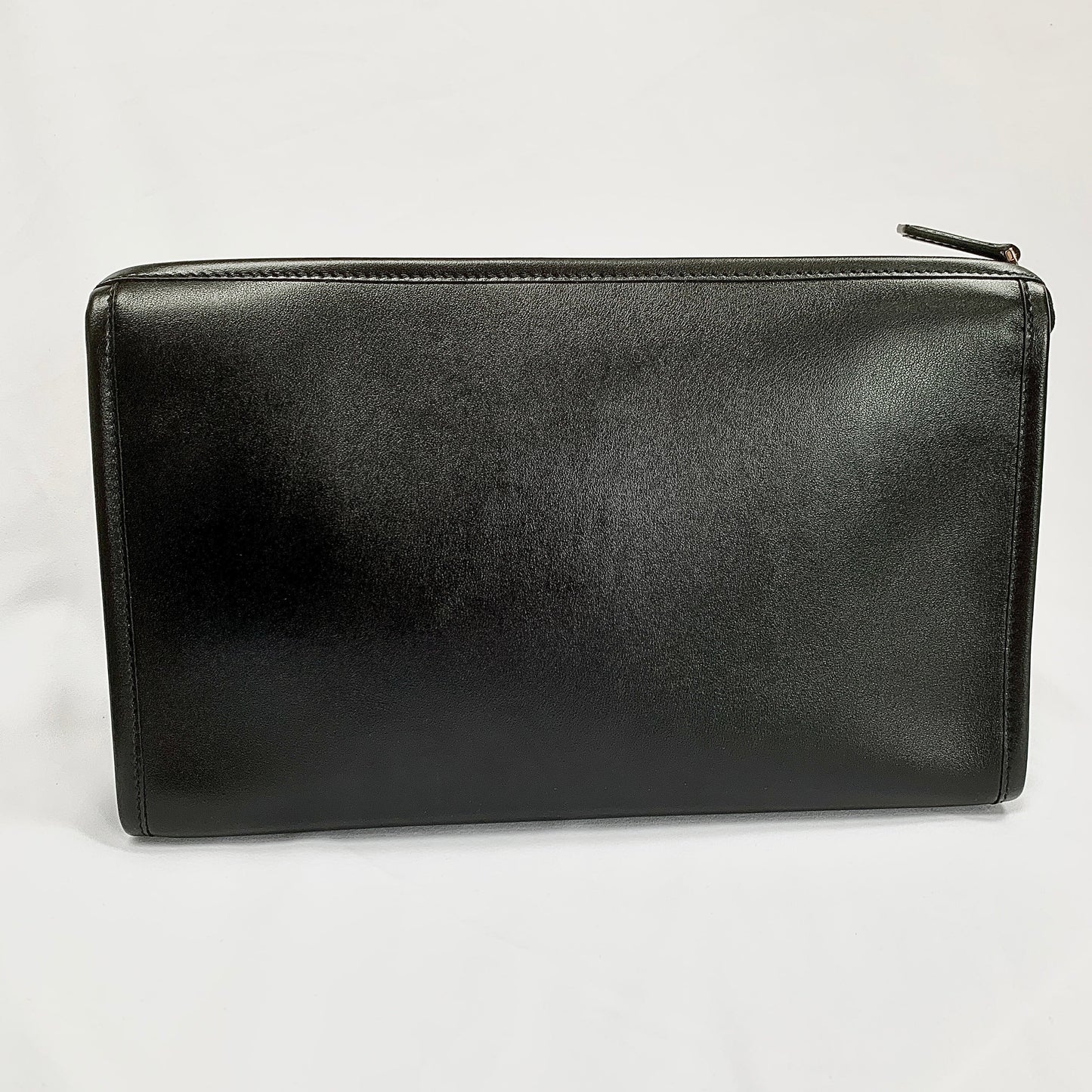 Gucci Metallic Print Logo Smooth Leather Clutch in Black