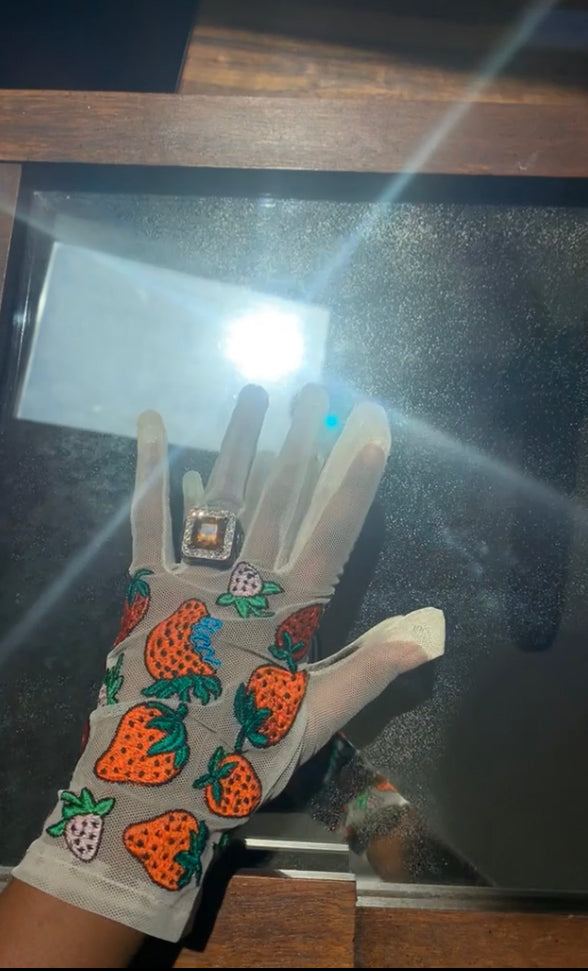 Gucci Tulle Strawberry Embroidered Gloves in White