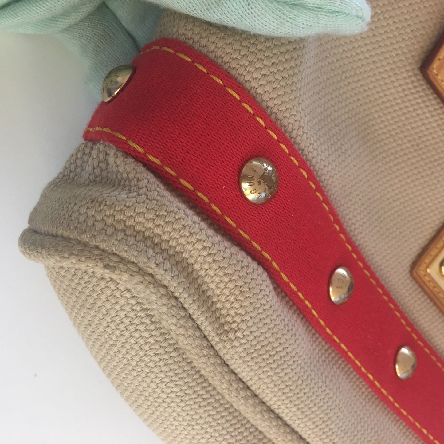 LOUIS VUITTON Handbag in Beige Fabric
