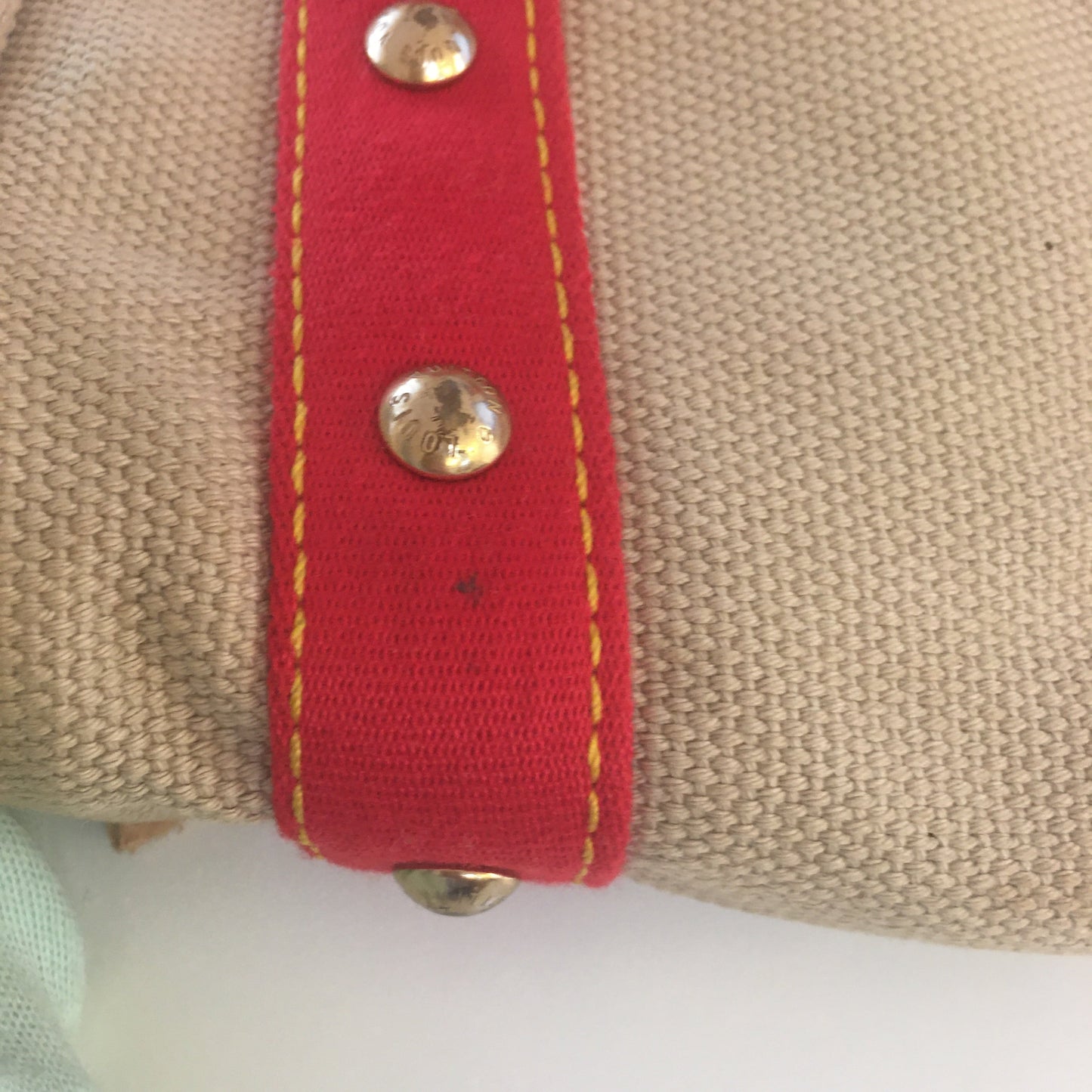 LOUIS VUITTON Handbag in Beige Fabric