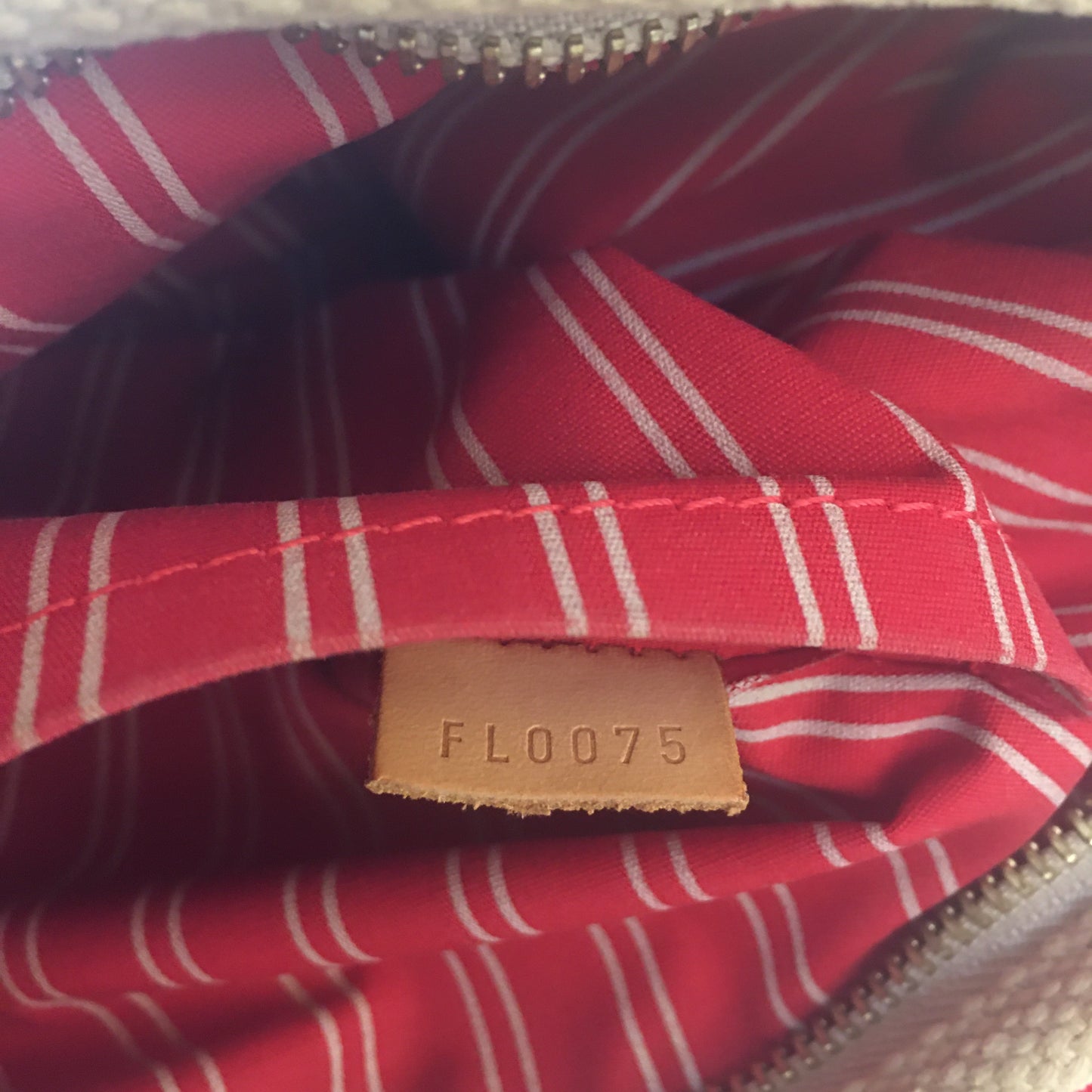 LOUIS VUITTON Handbag in Beige Fabric