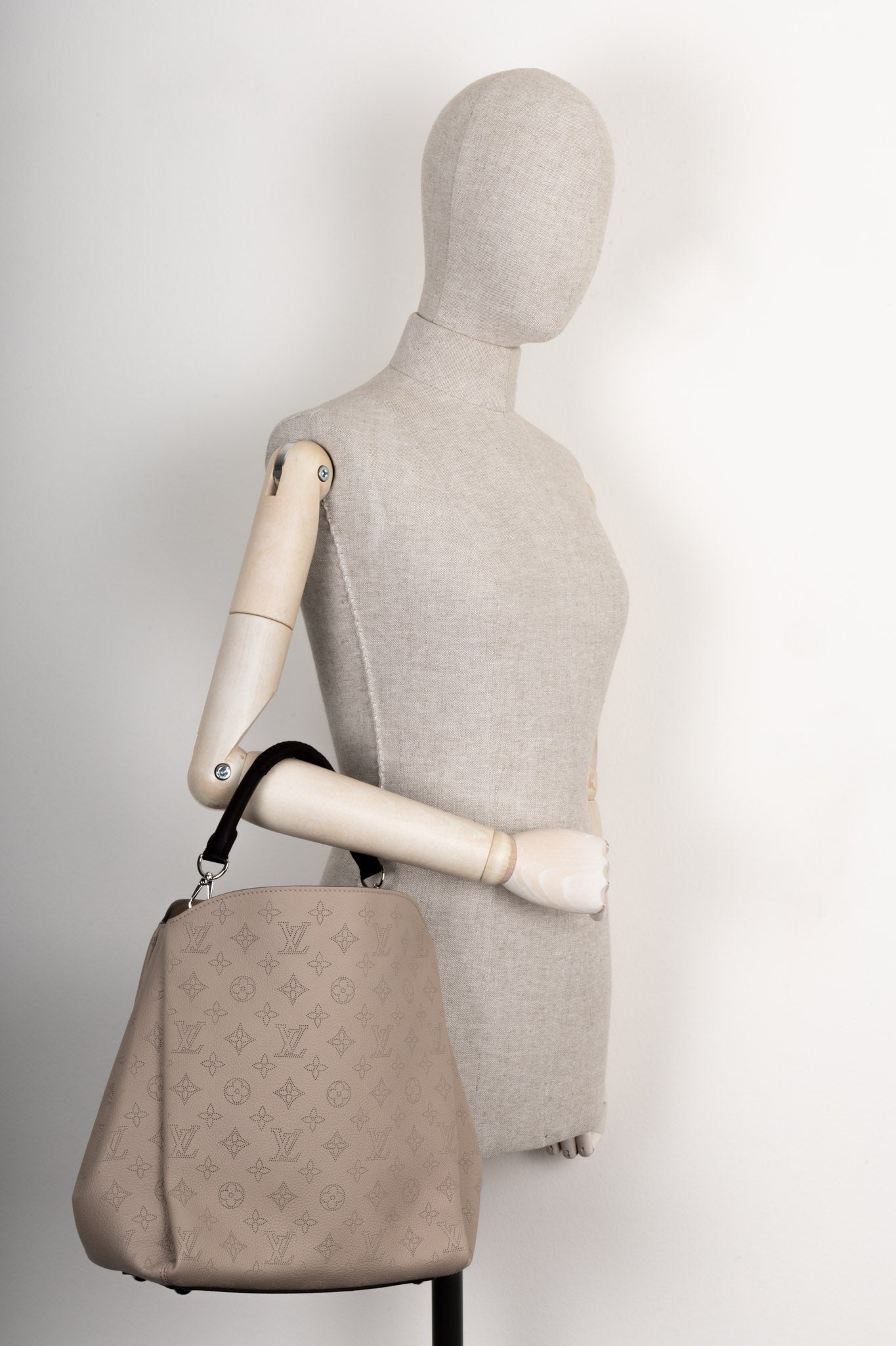 LOUIS VUITTON Babylone Bag Mahina Grey