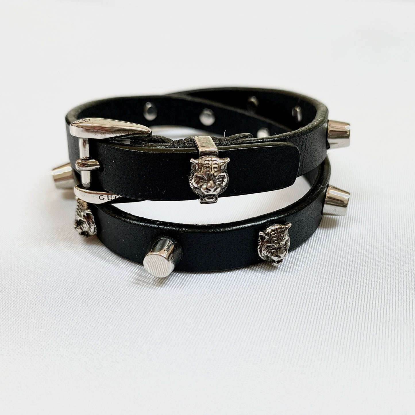 Gucci Studded Feline Head Leather Wrap Bracelet in Black