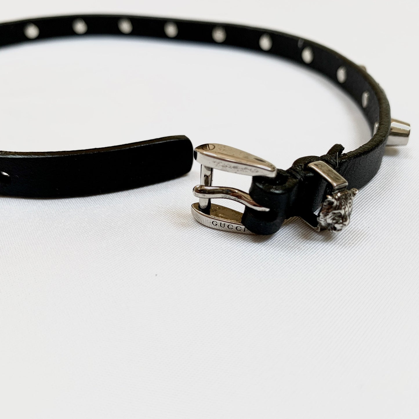 Gucci Studded Feline Head Leather Wrap Bracelet in Black