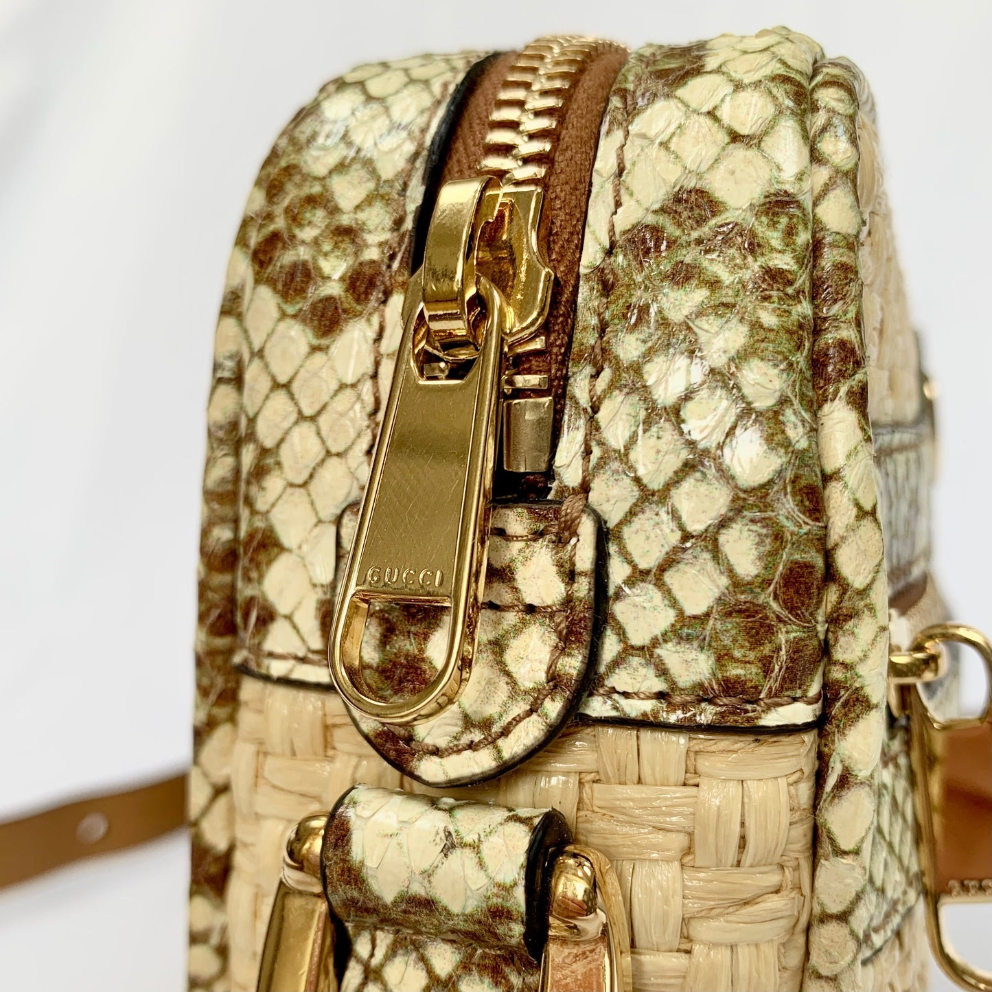 Gucci Mini GG Ophidia Straw Shoulder Bag with Printed Trim in Beige and Green